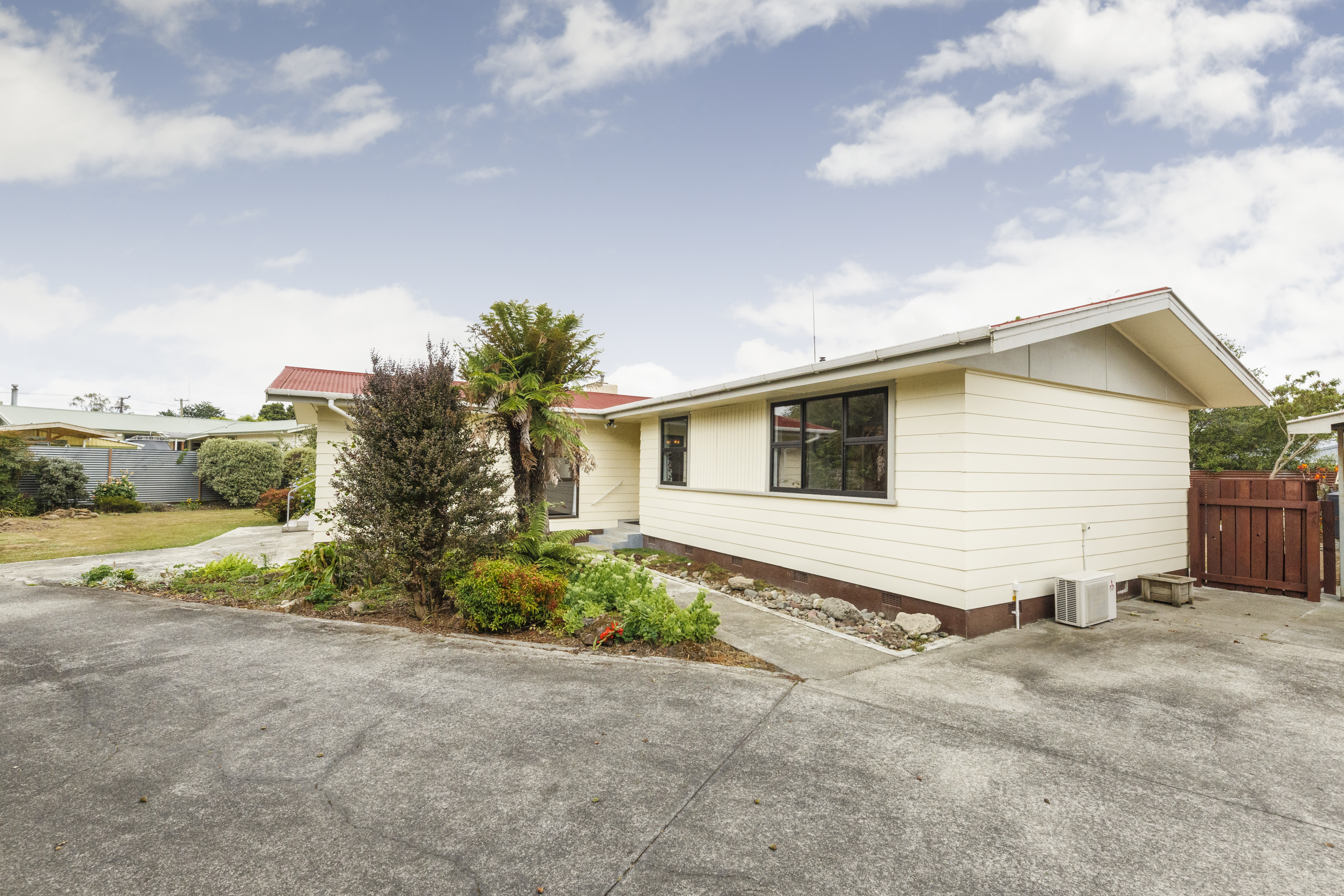 Property Picture: Buyer Enquiry Range: $410,000 - $440,000