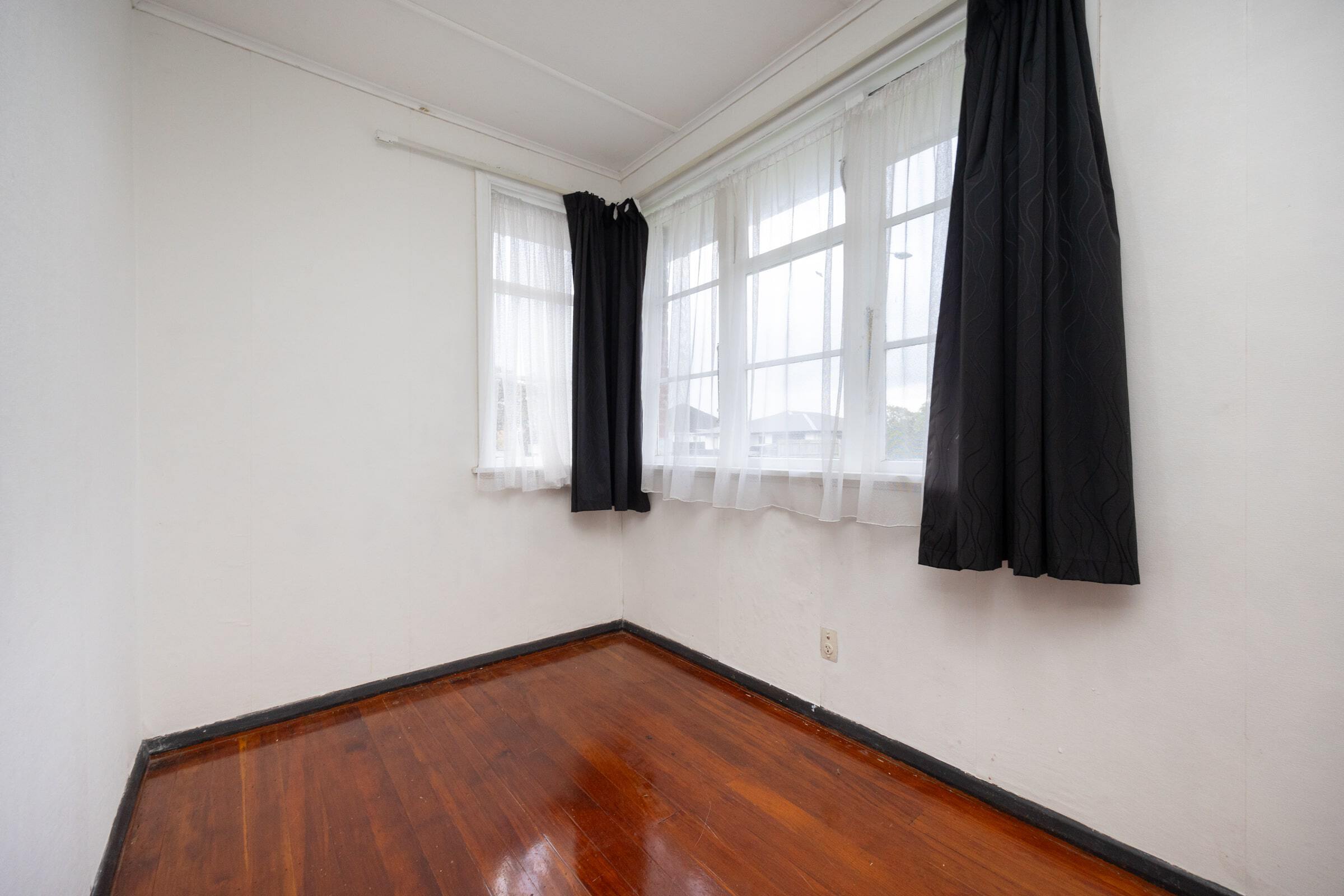 Property Picture: DIY Opportunity Awaits on Upham Terrace!