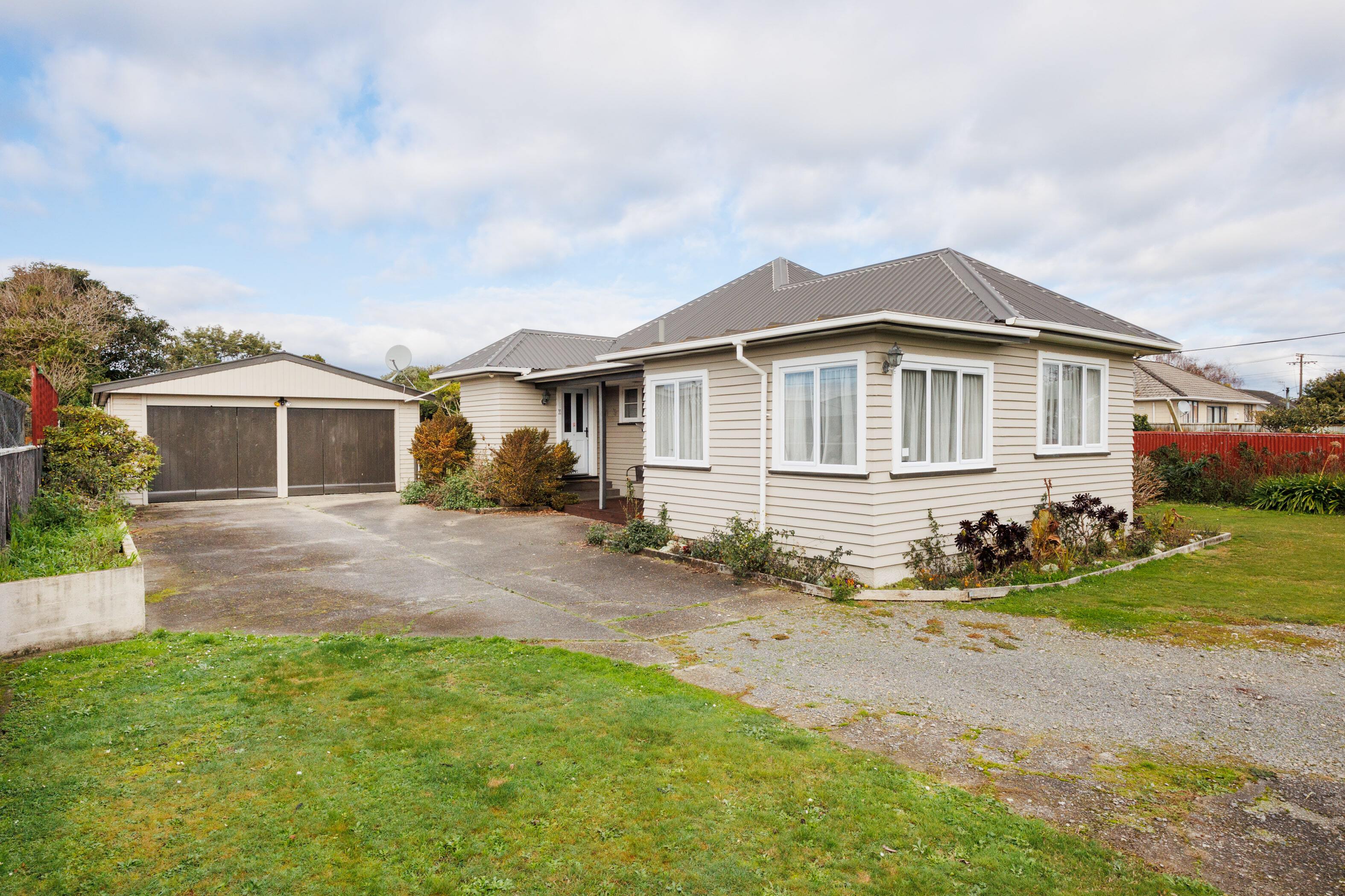 Property Picture: Tidy, Spacious, & Cosy