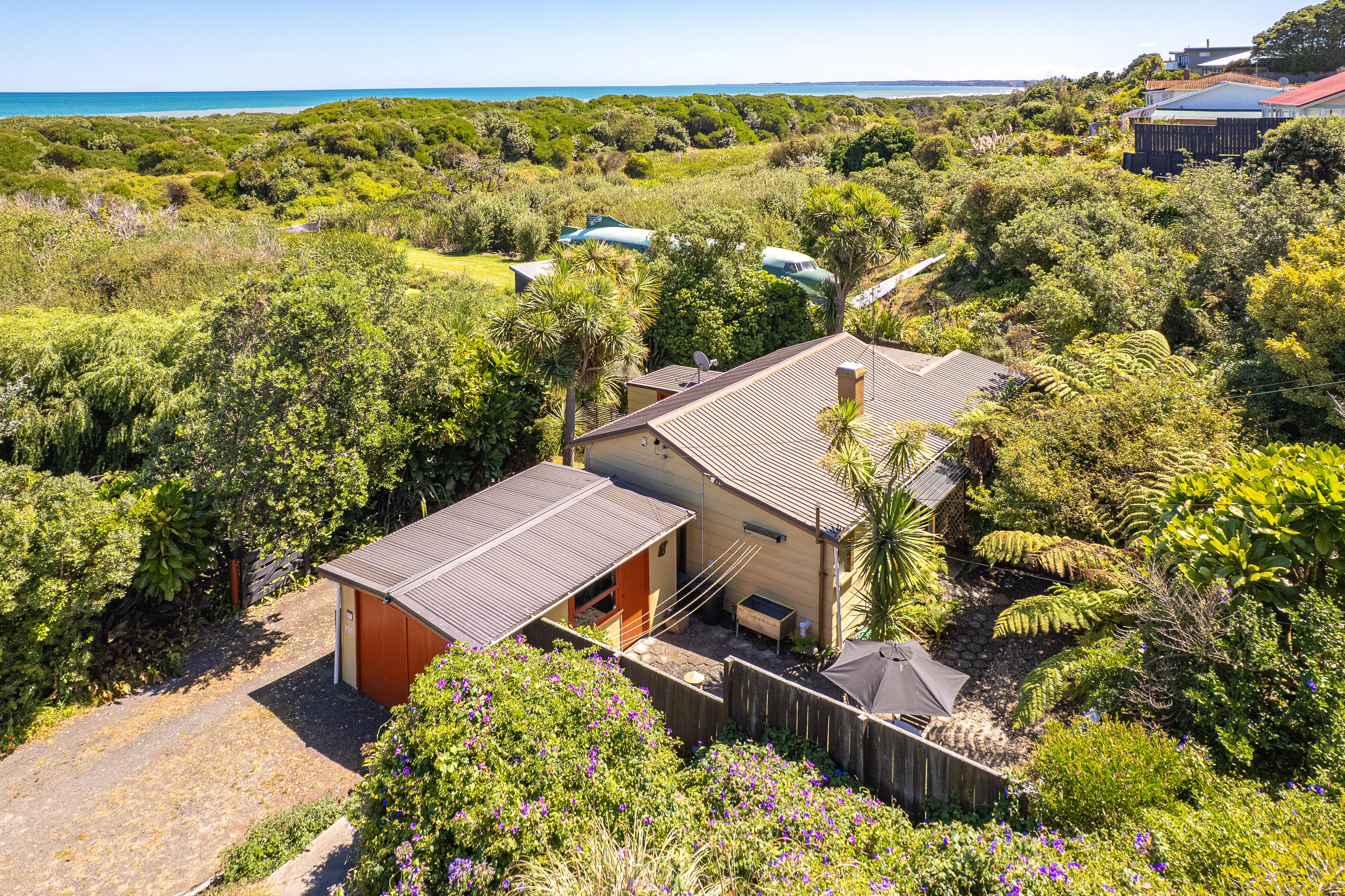 Property Picture: Retreat to Nature in Your Very Own Coastal Cottage