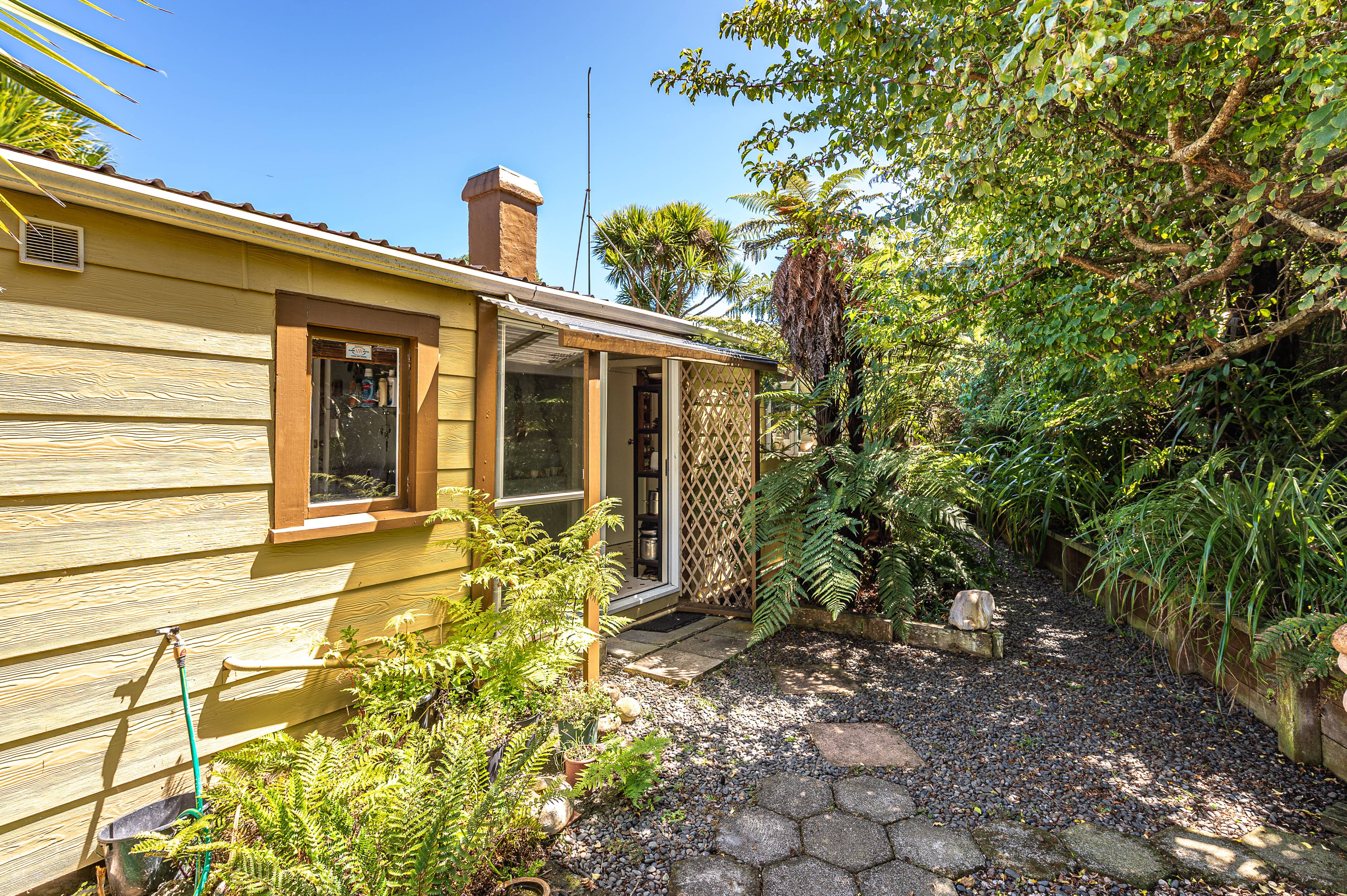 Property Picture: Retreat to Nature in Your Very Own Coastal Cottage