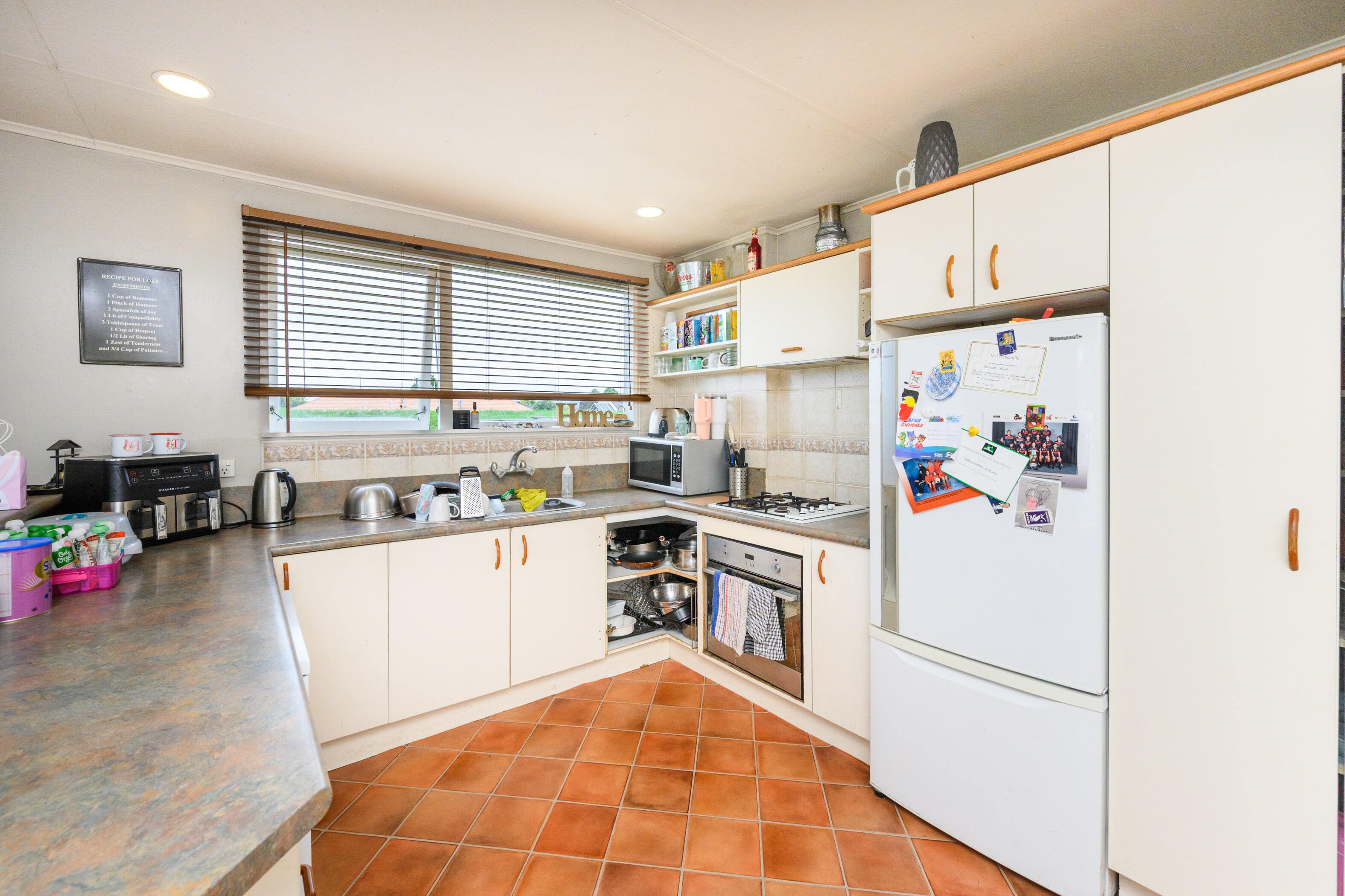 Property Picture: Spacious & Quiet 4-Bedroom Beauty