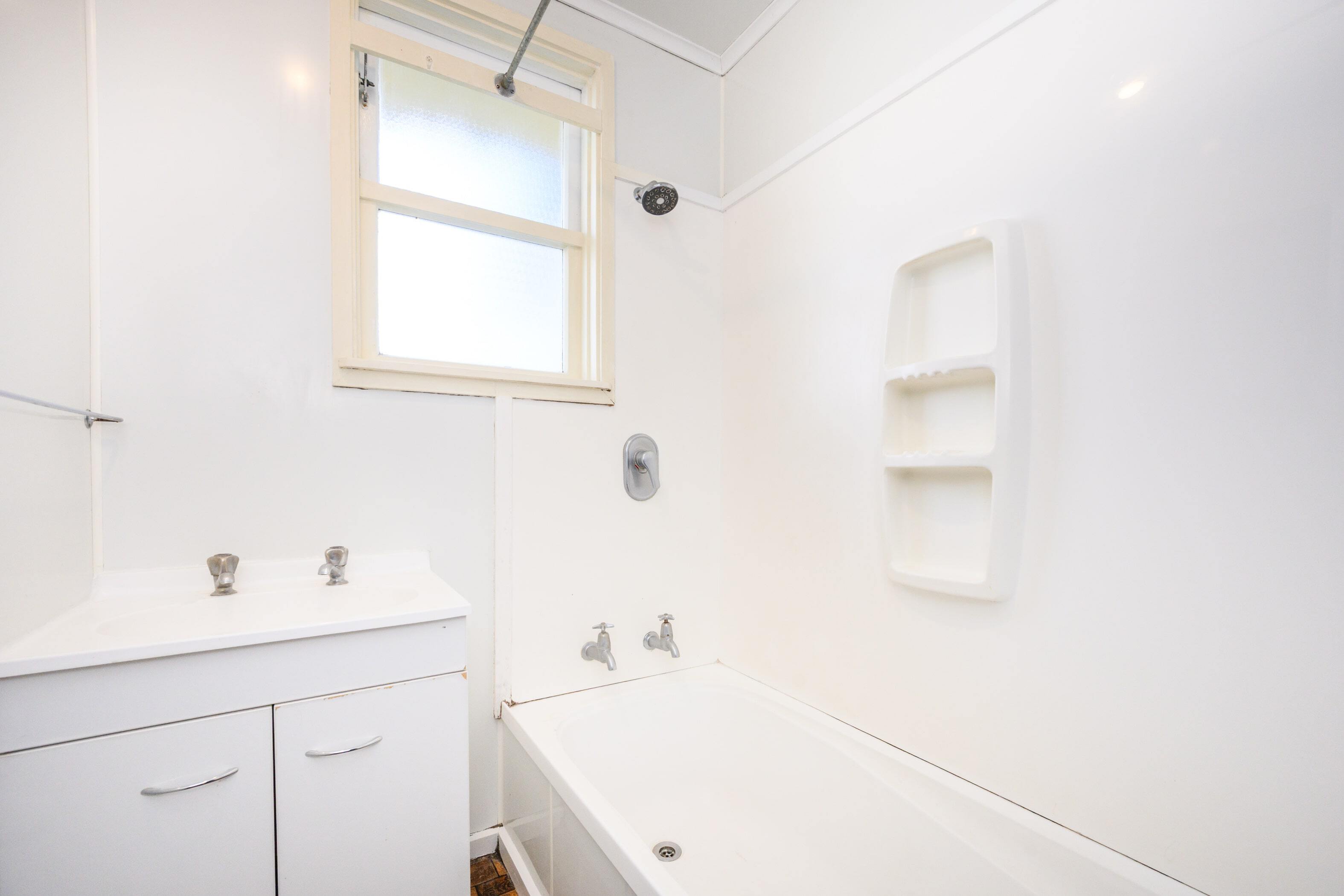 Property Picture: Solid Start or Smart Investment!