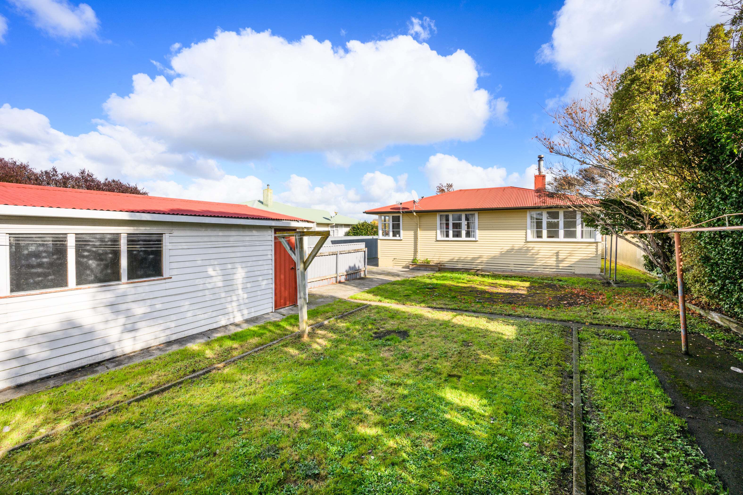 Property Picture: Solid Start or Smart Investment!