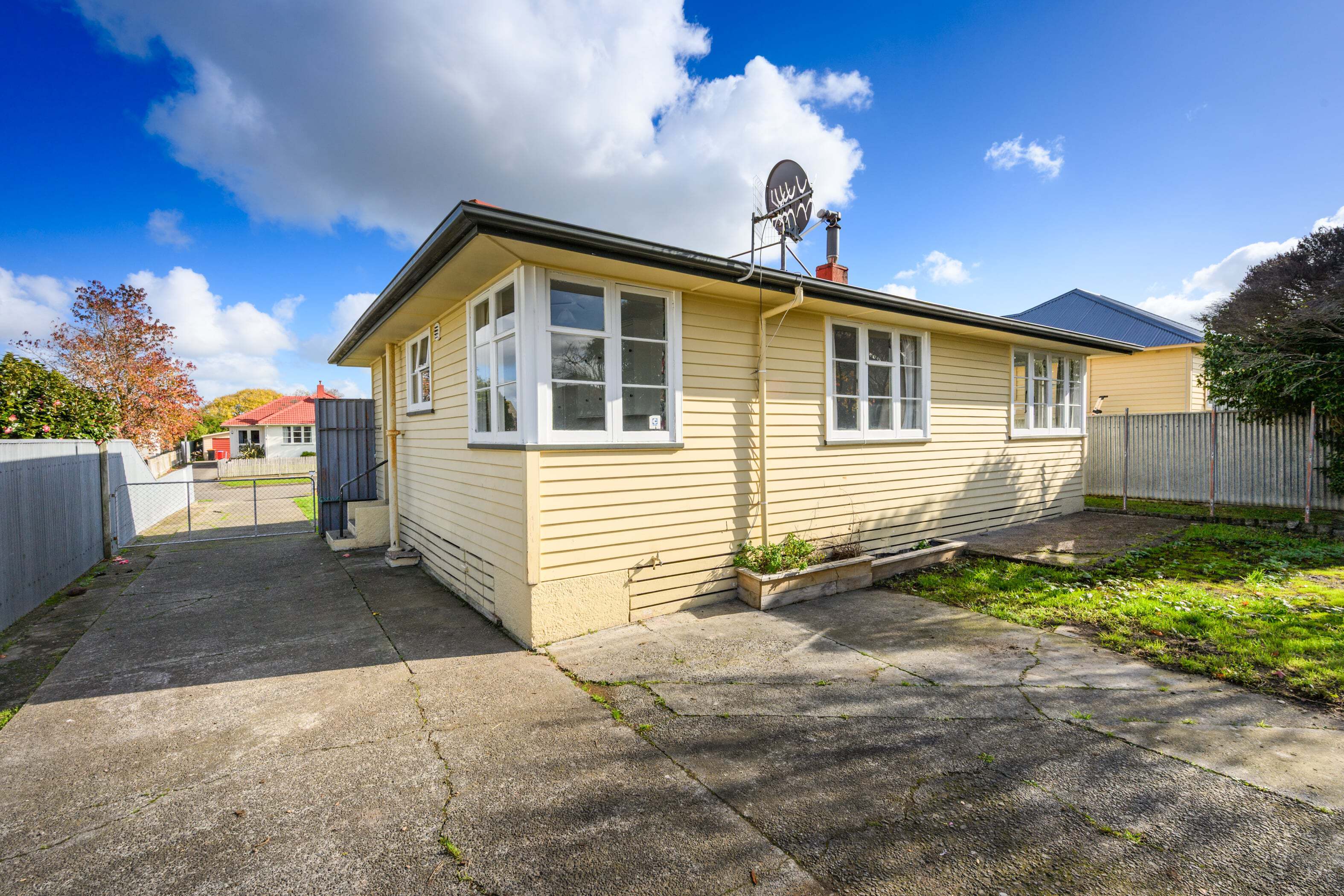 Property Picture: Solid Start or Smart Investment!
