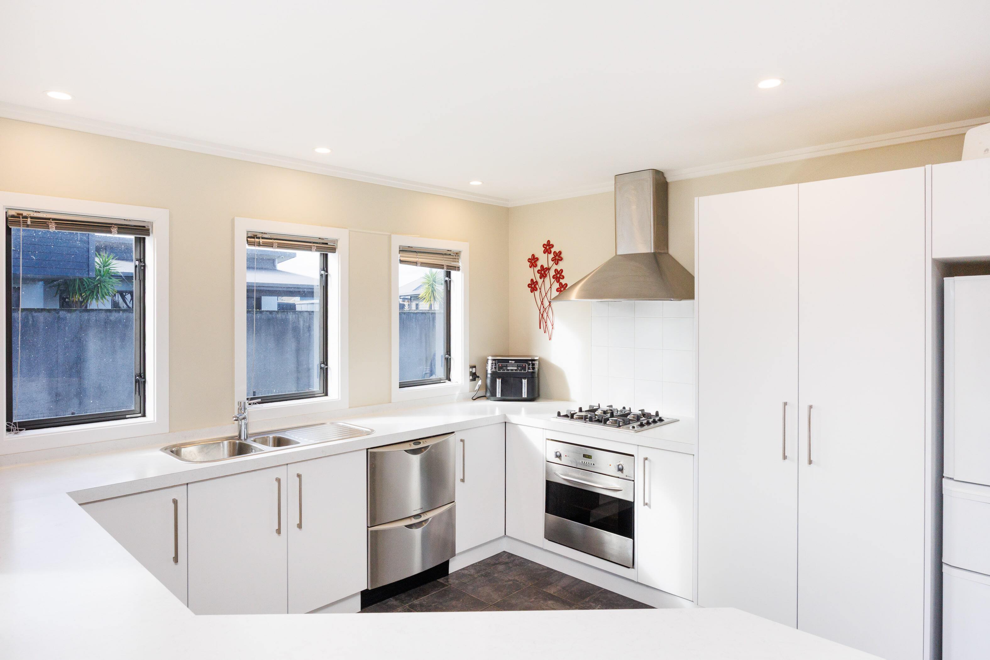 Property Picture: Modern Living With Style