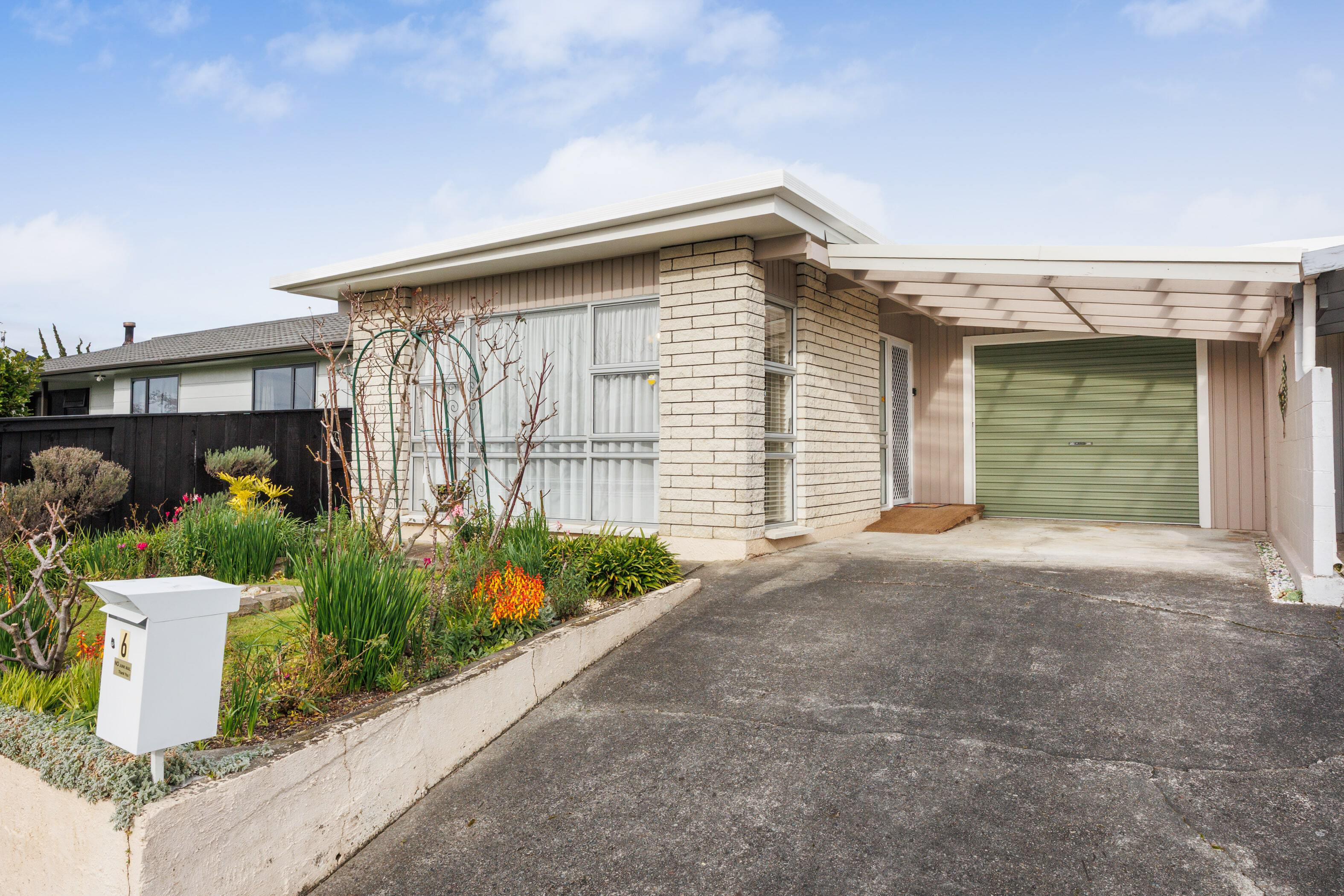 Property Picture: Easy Living, Great Location!