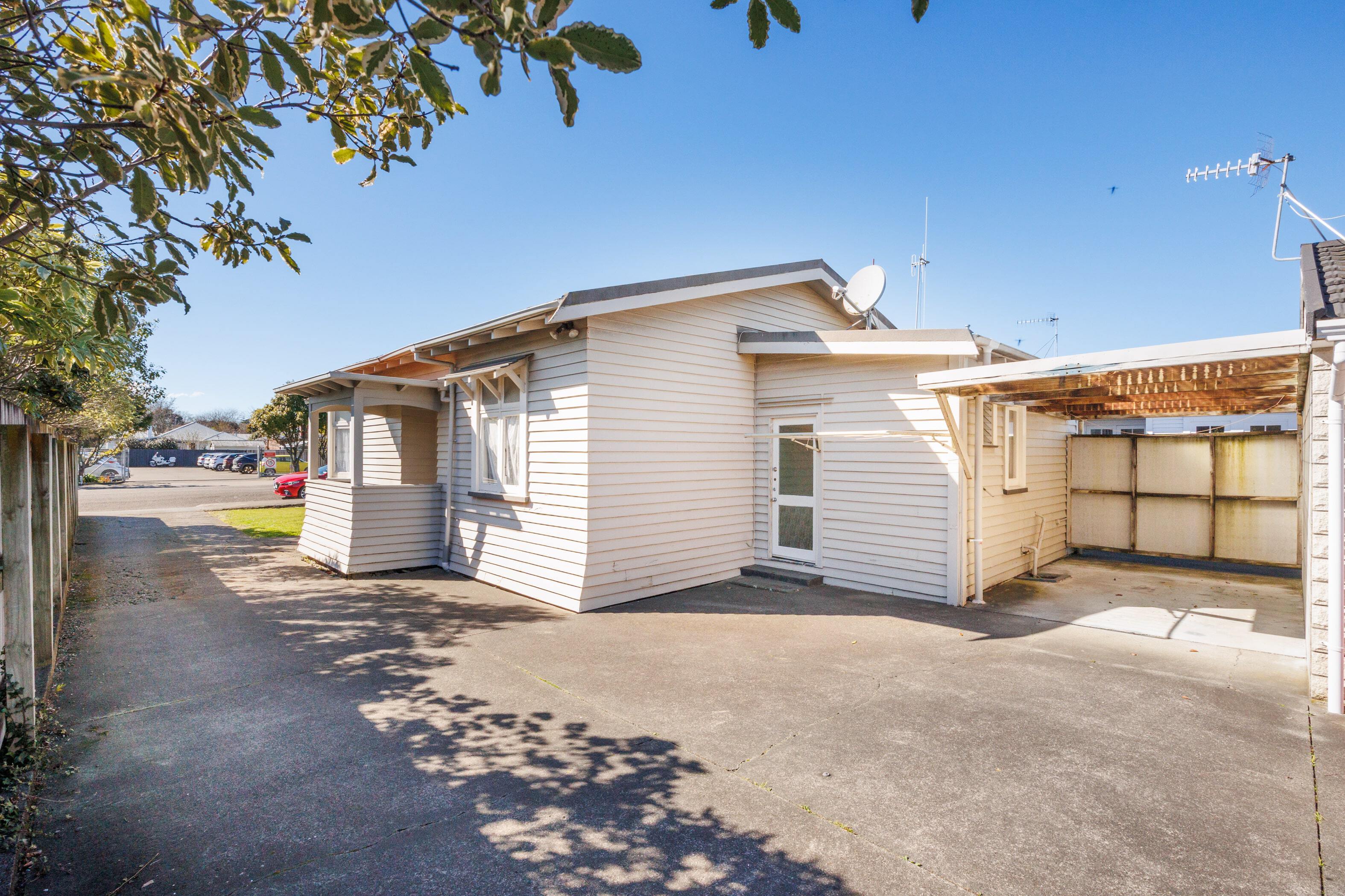Property Picture: Hokowhitu Convenience - Walk to Town