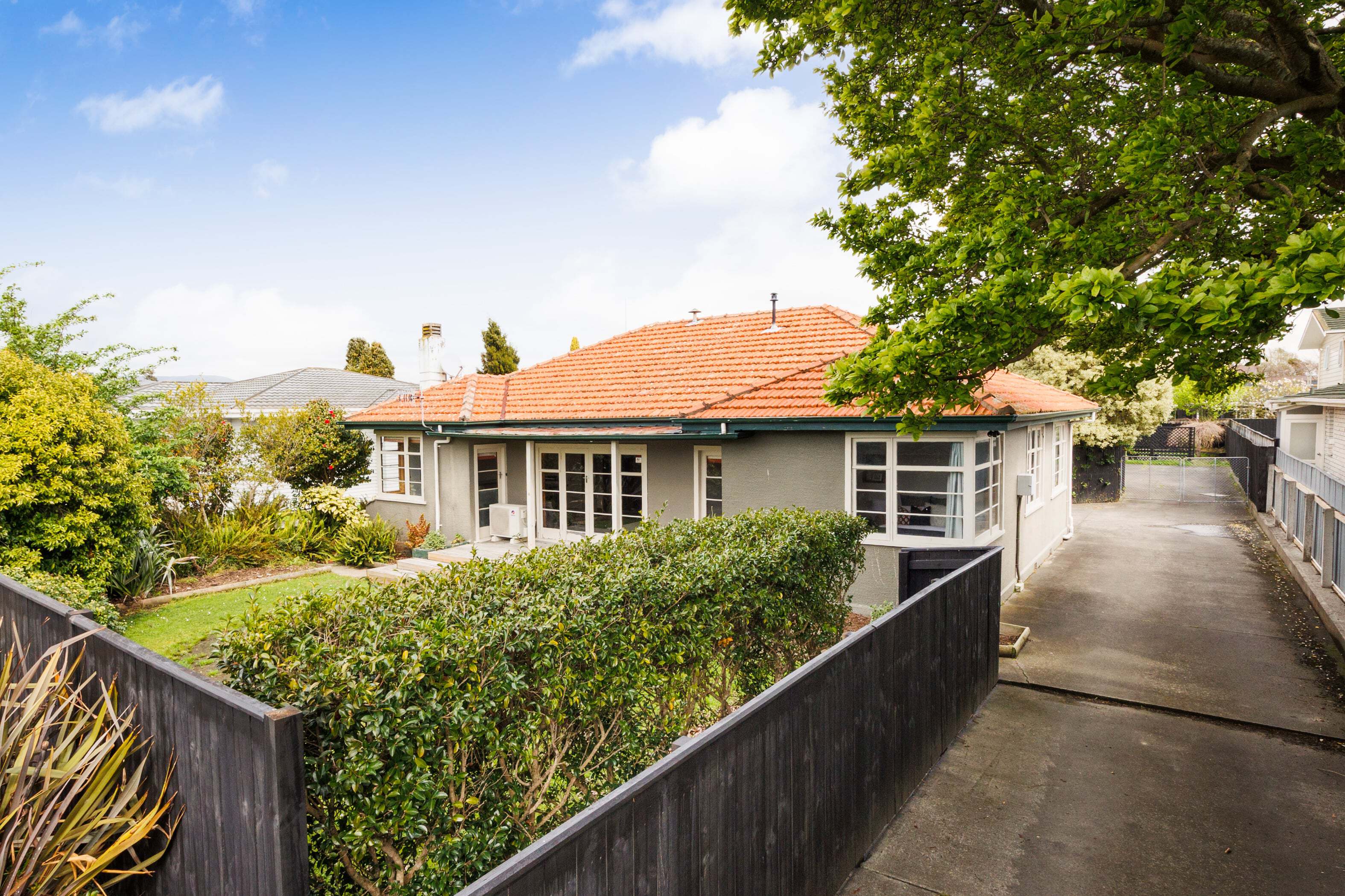 Property Picture: Smart Kick-Off In Prime Location