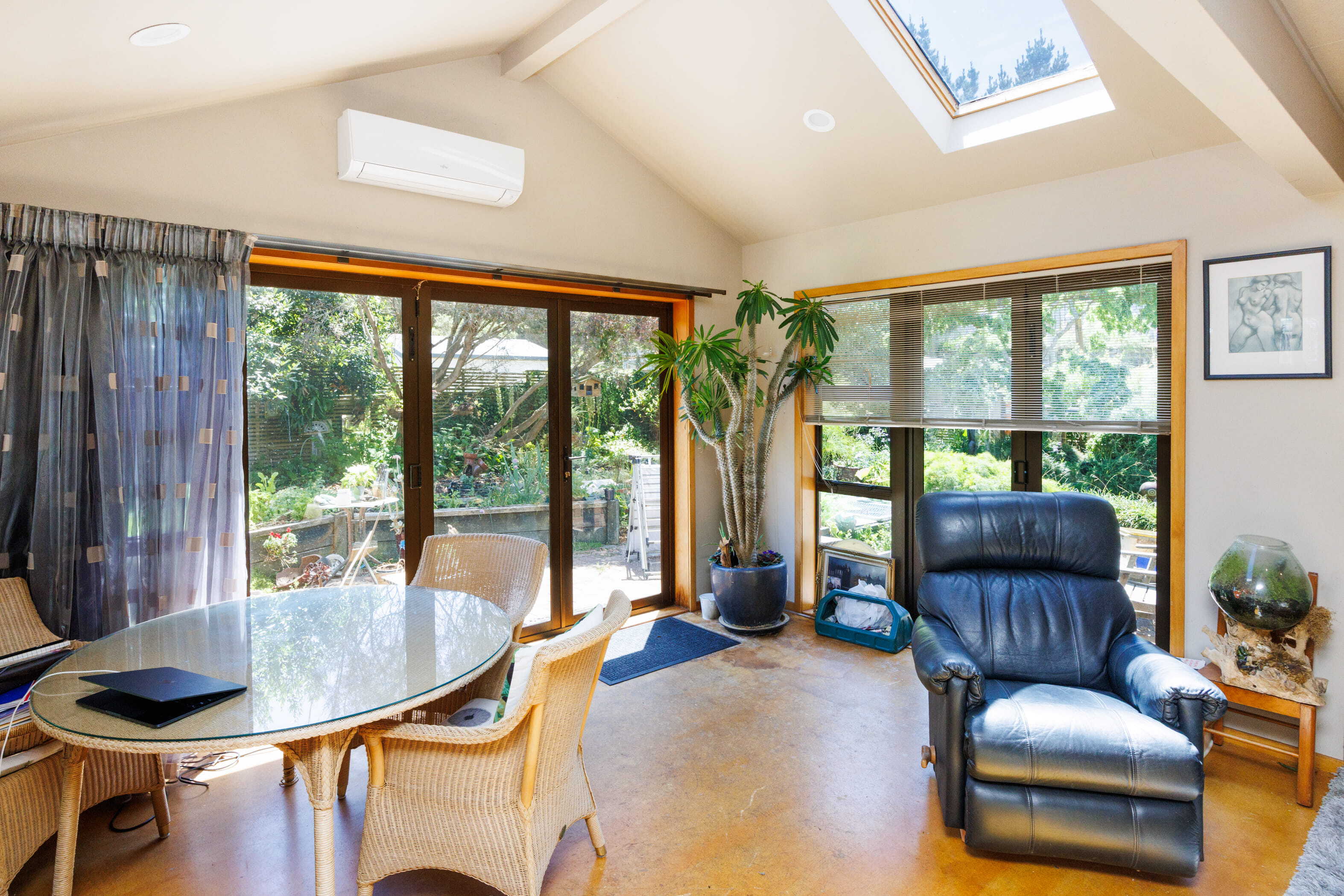 Property Picture: Room for the Boat, the Family & the Beach Toys