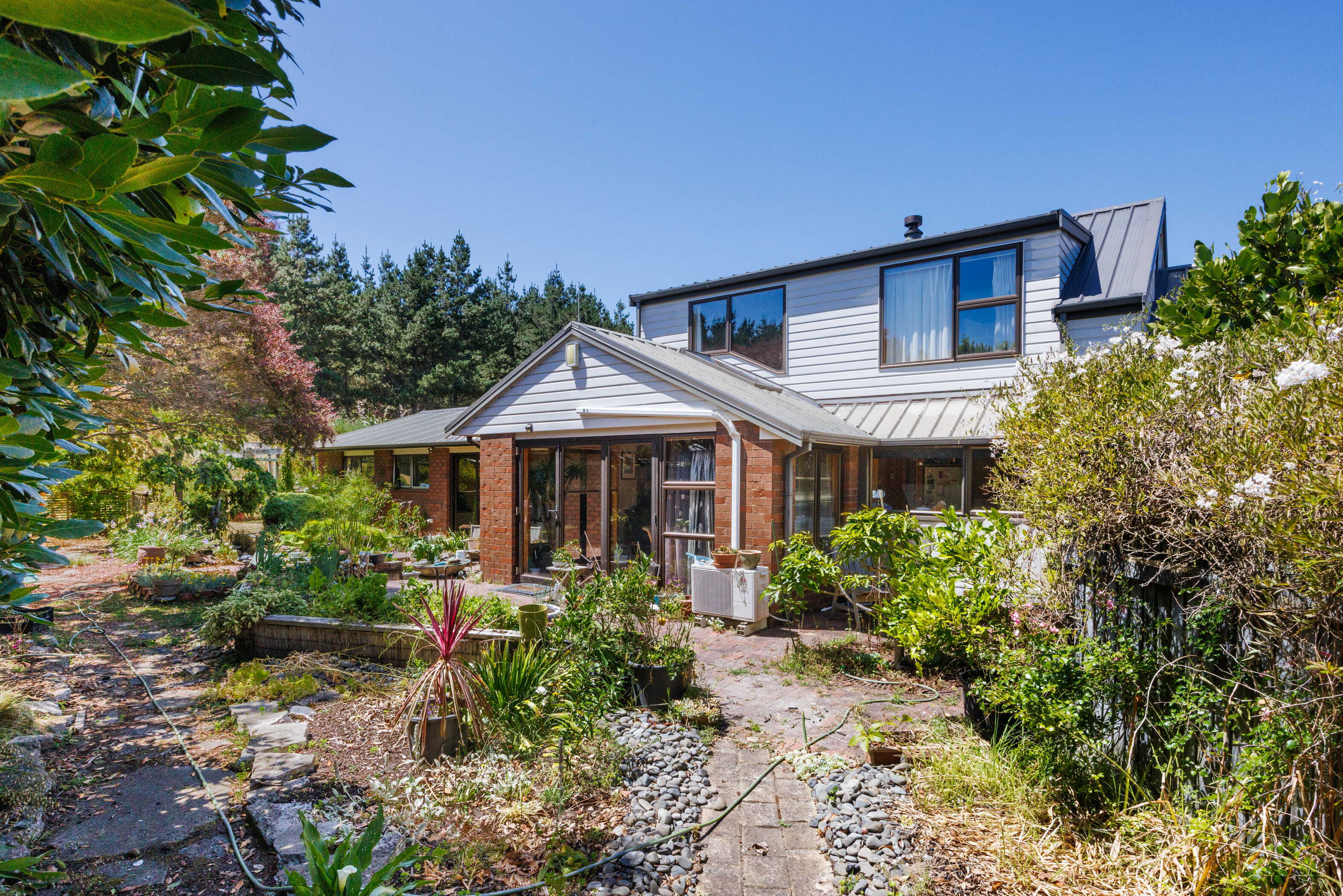 Property Picture: Room for the Boat, the Family & the Beach Toys