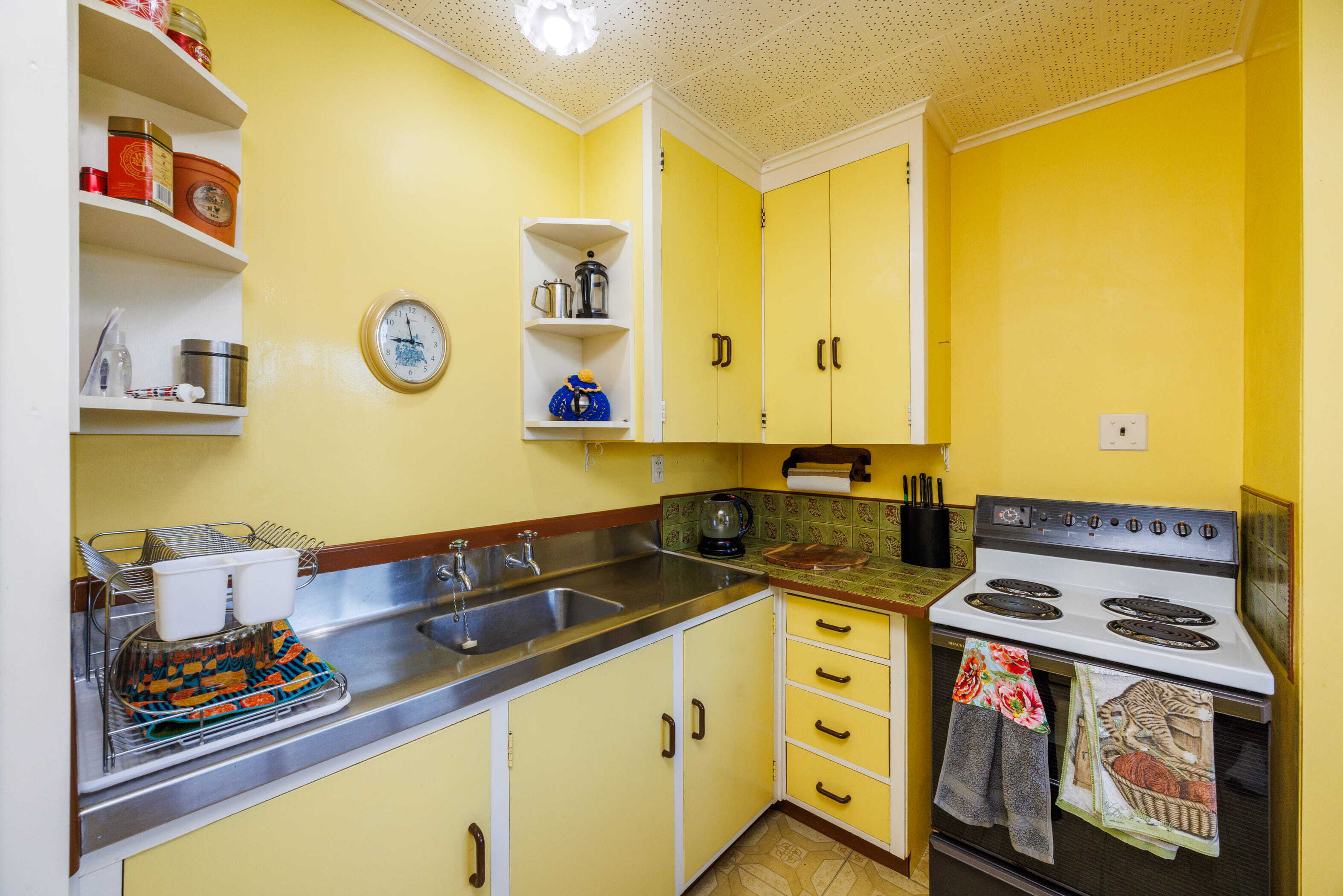 Property Picture: Classic Beach Bach with Room to Relax