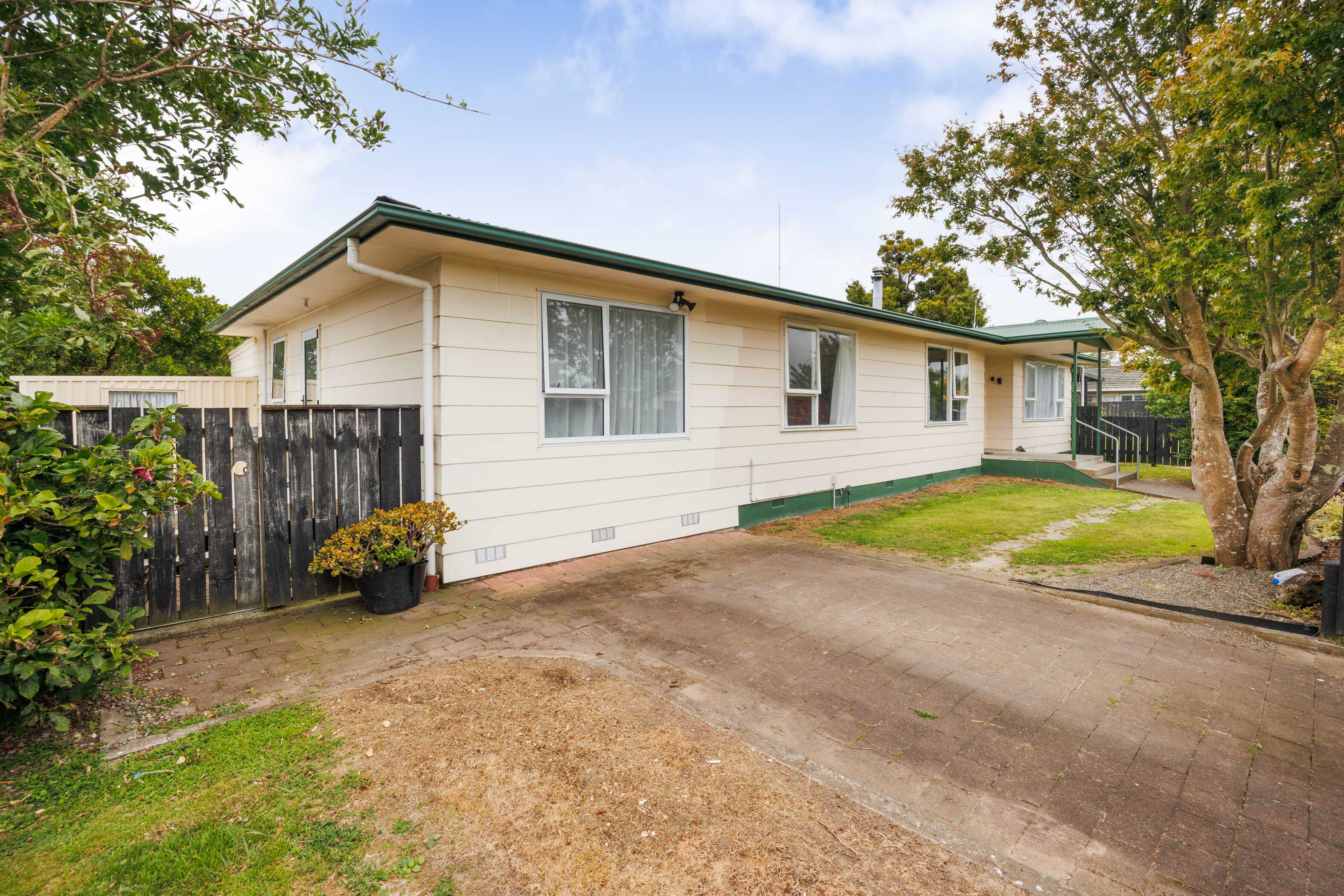 Property Picture: Perfect For Family - 4 Bedrooms and 2 Bathrooms