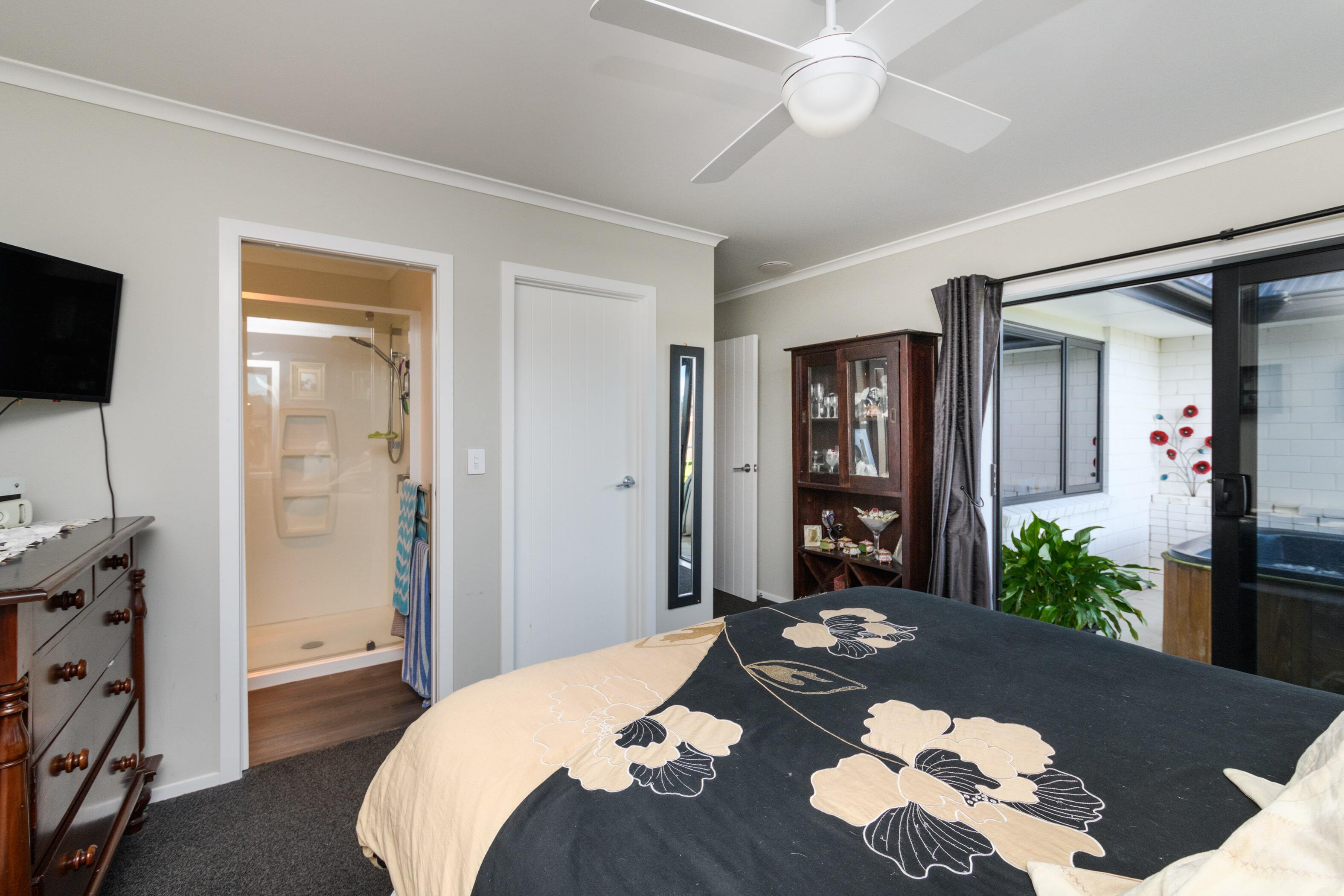 Property Picture: A Modern Family Retreat on George