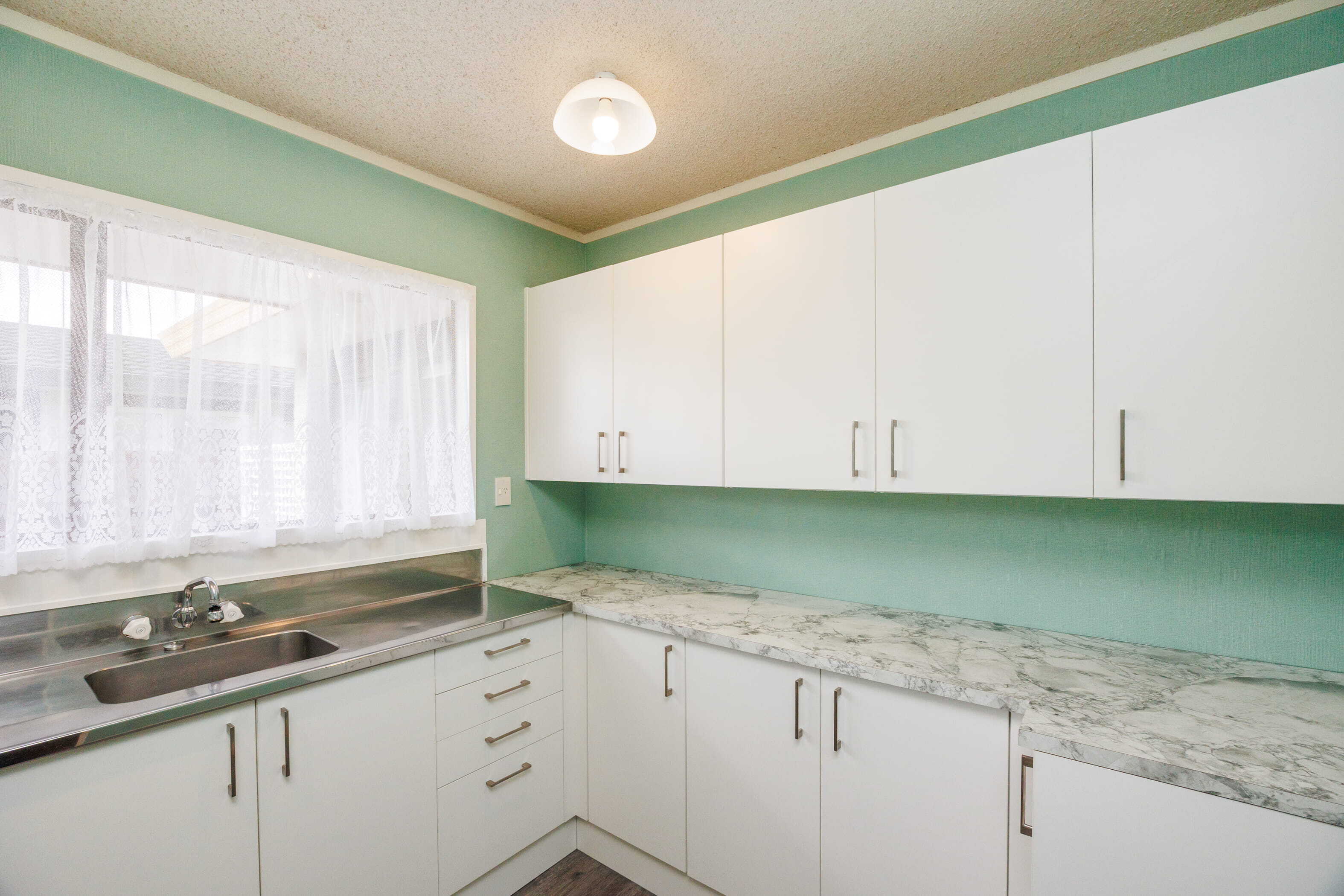 Property Picture: Solid Brick, Sunny Rooms, Super Central!