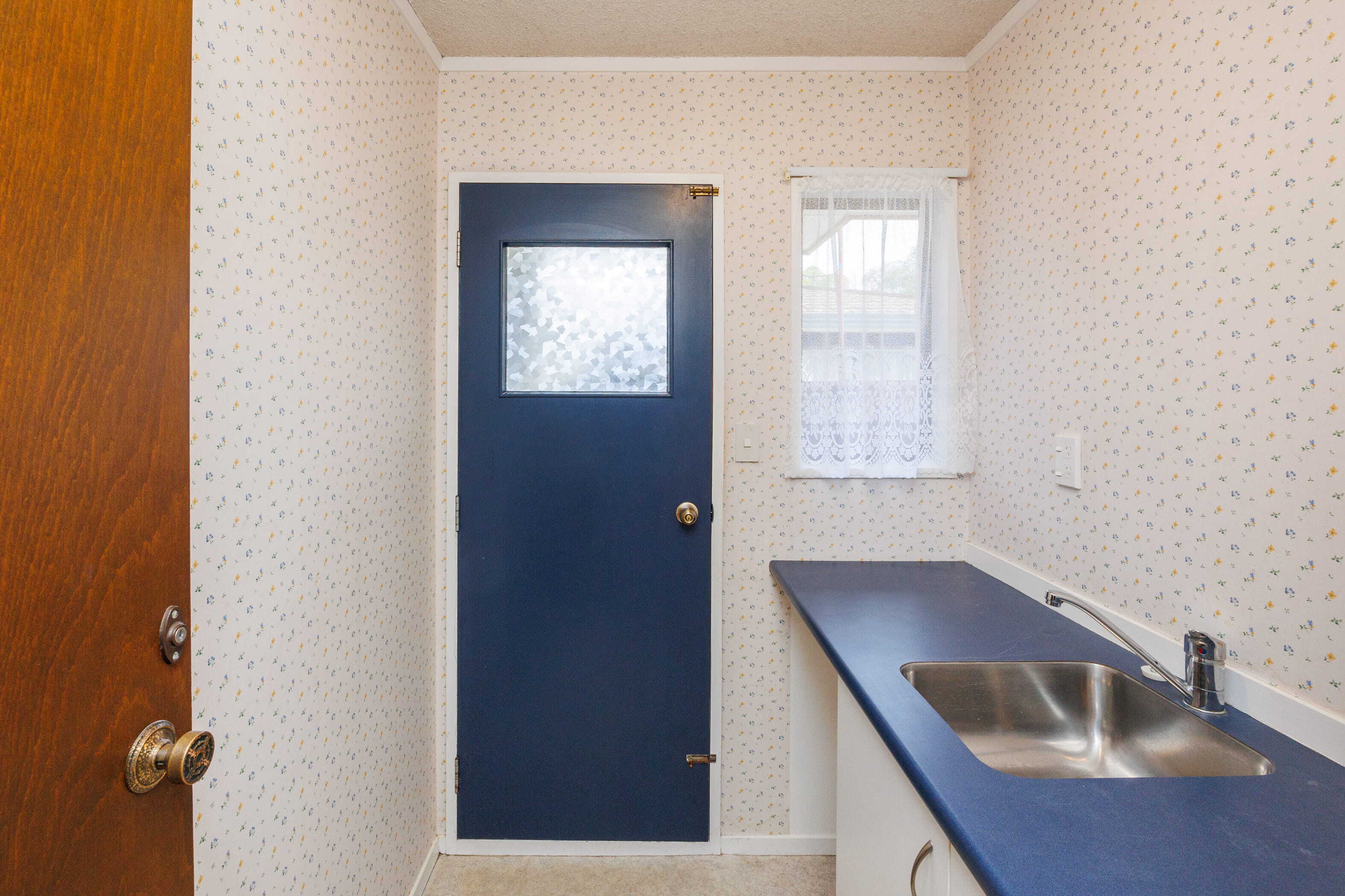 Property Picture: Solid Brick, Sunny Rooms, Super Central!