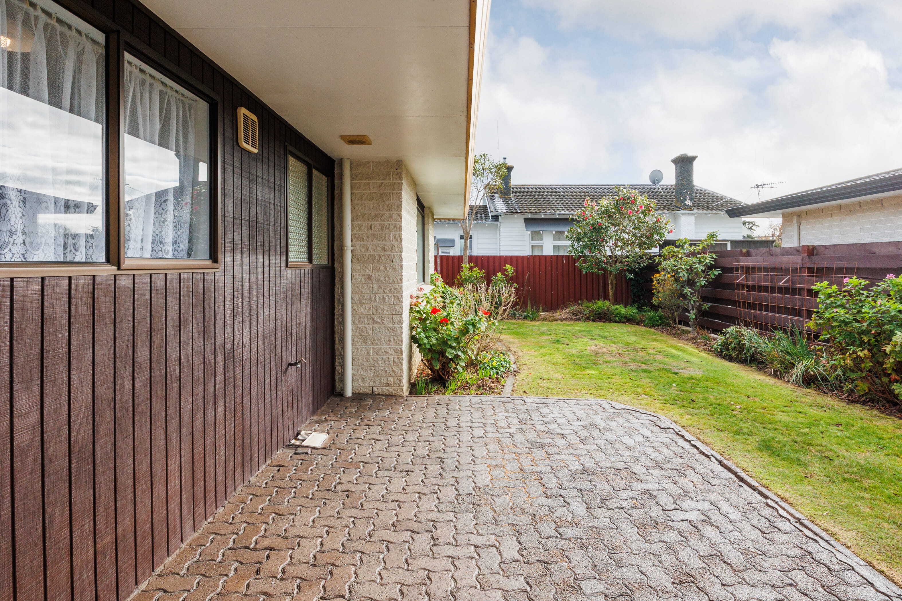 Property Picture: Solid Brick, Sunny Rooms, Super Central!