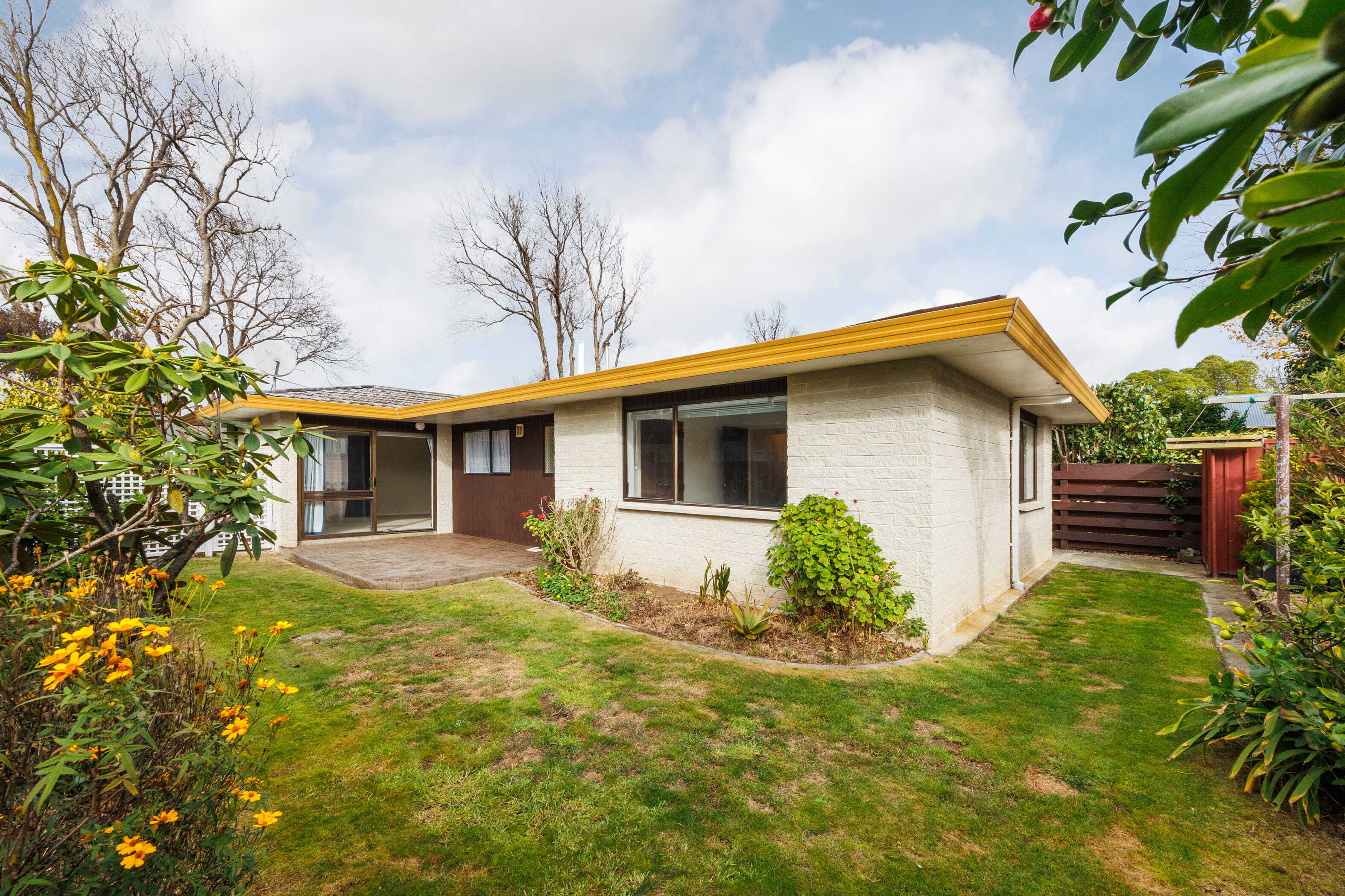 Property Picture: Solid Brick, Sunny Rooms, Super Central!