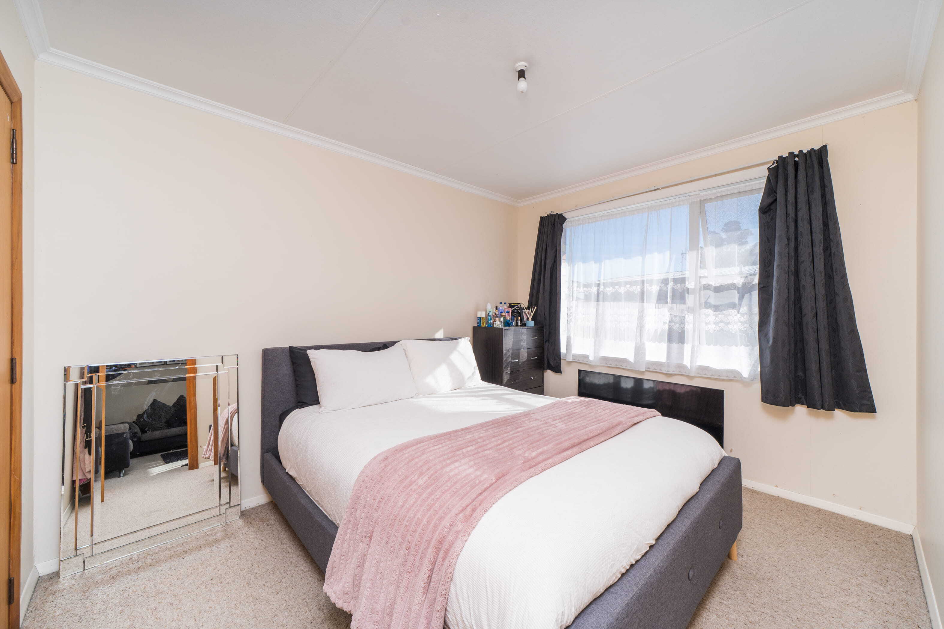 Property Picture: Location and Solid Returns!