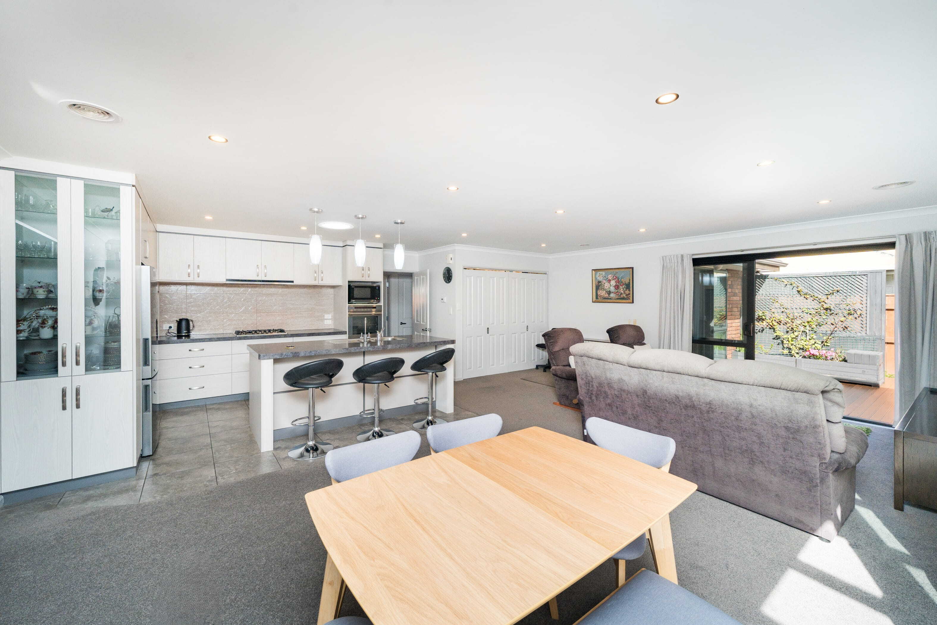 Property Picture: Easy-Care Brick, Maximum Space