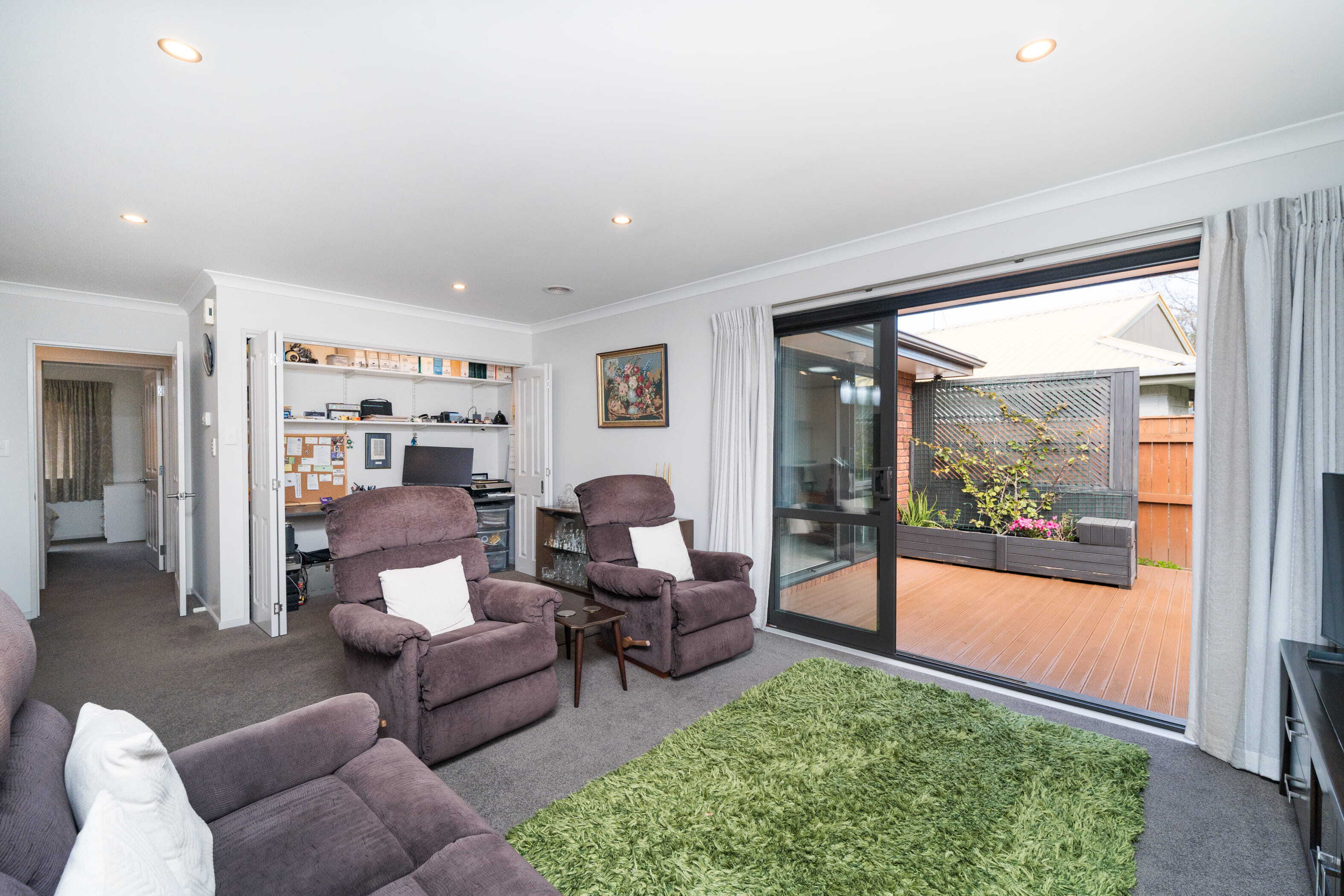Property Picture: Easy-Care Brick, Maximum Space