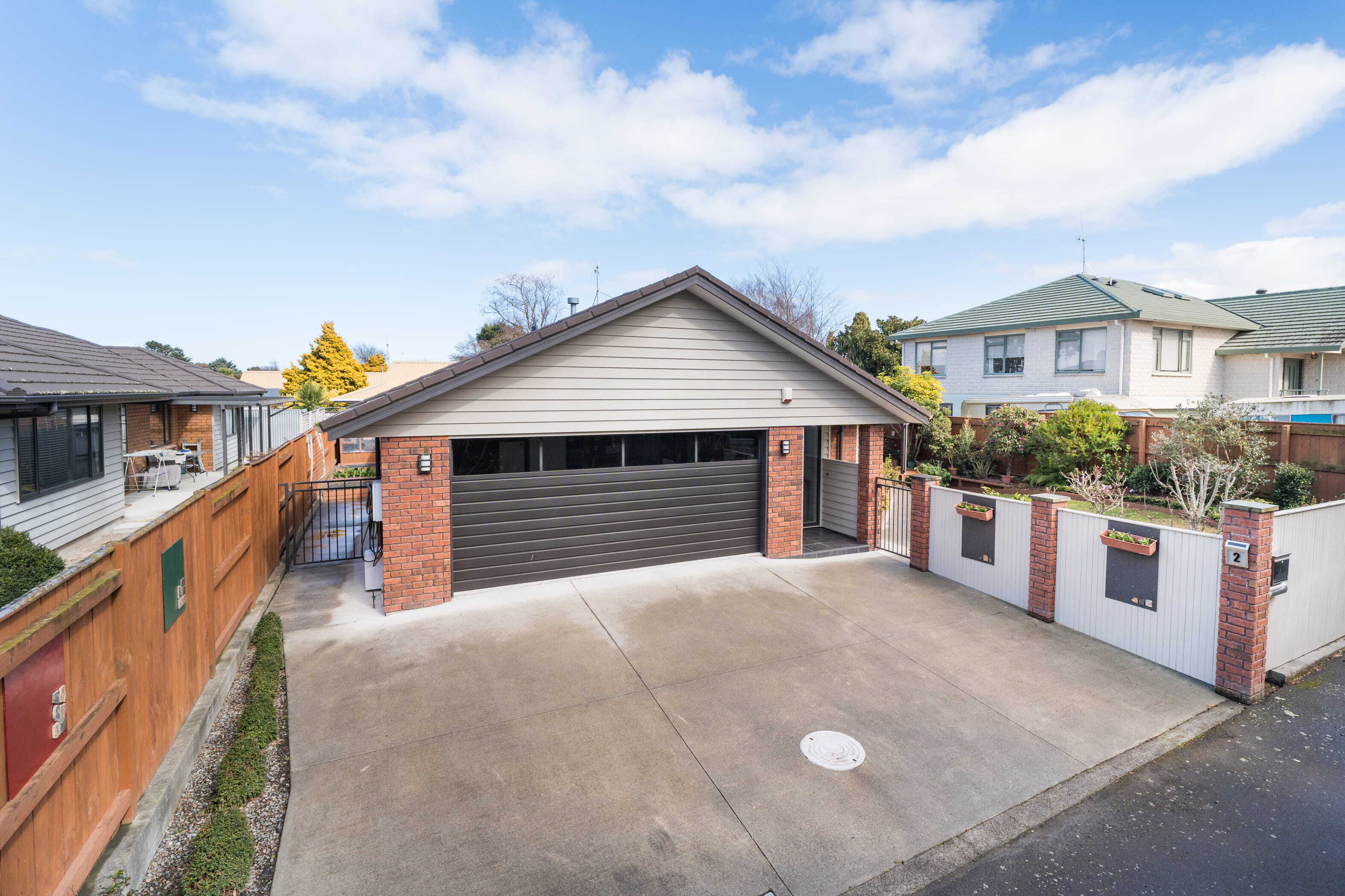 Property Picture: Easy-Care Brick, Maximum Space