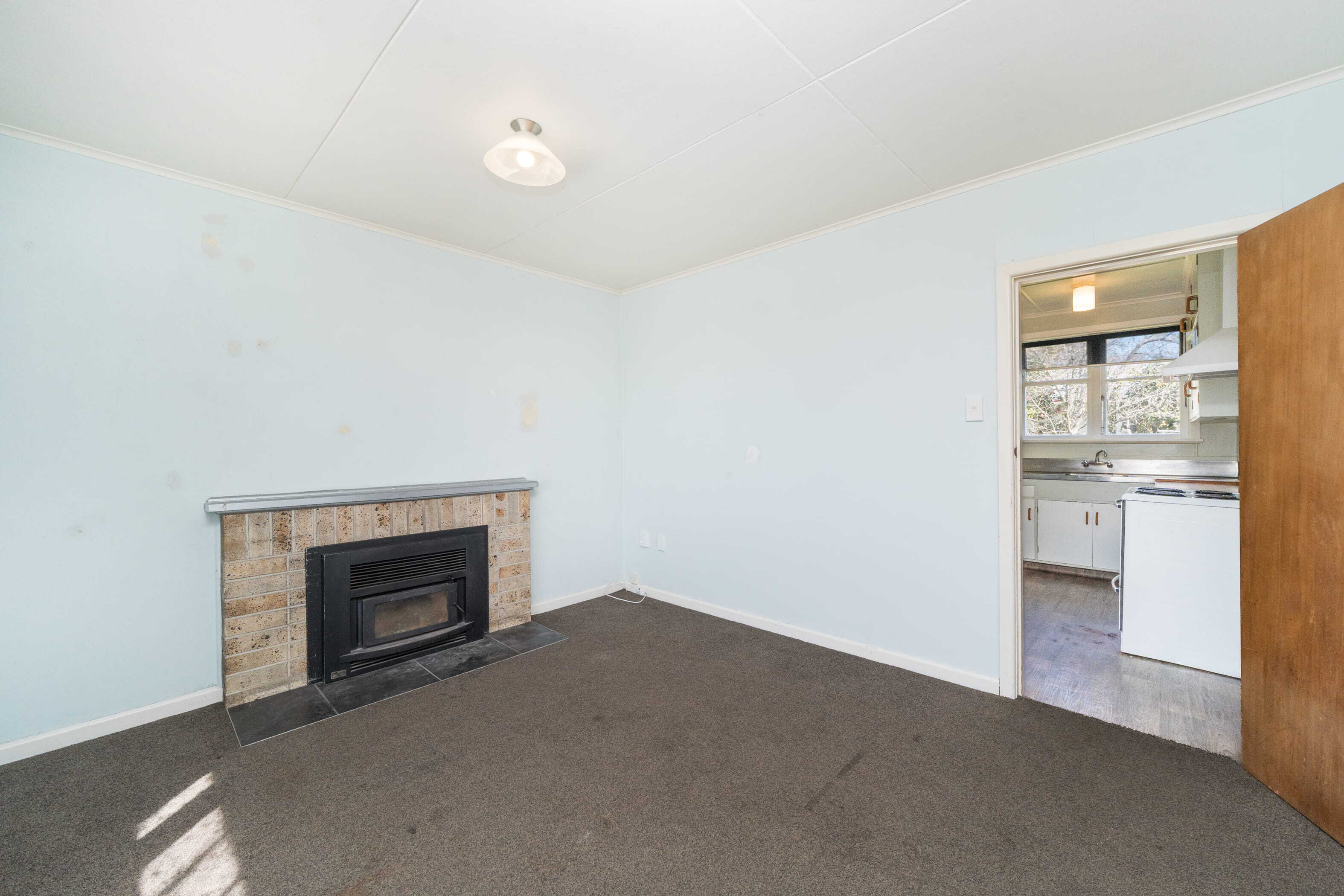 Property Picture: Bring your paintbrush and your vision!