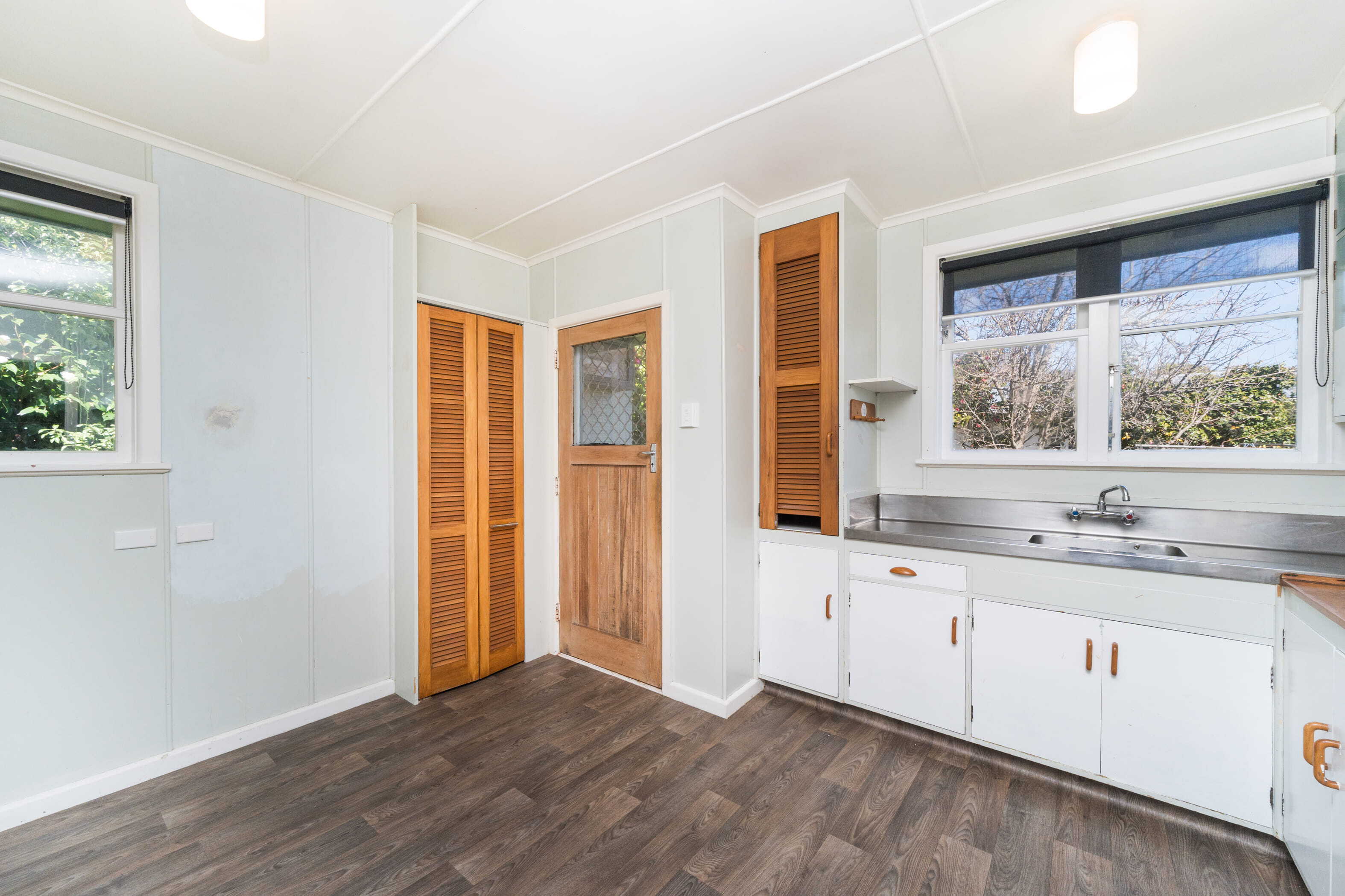 Property Picture: Bring your paintbrush and your vision!