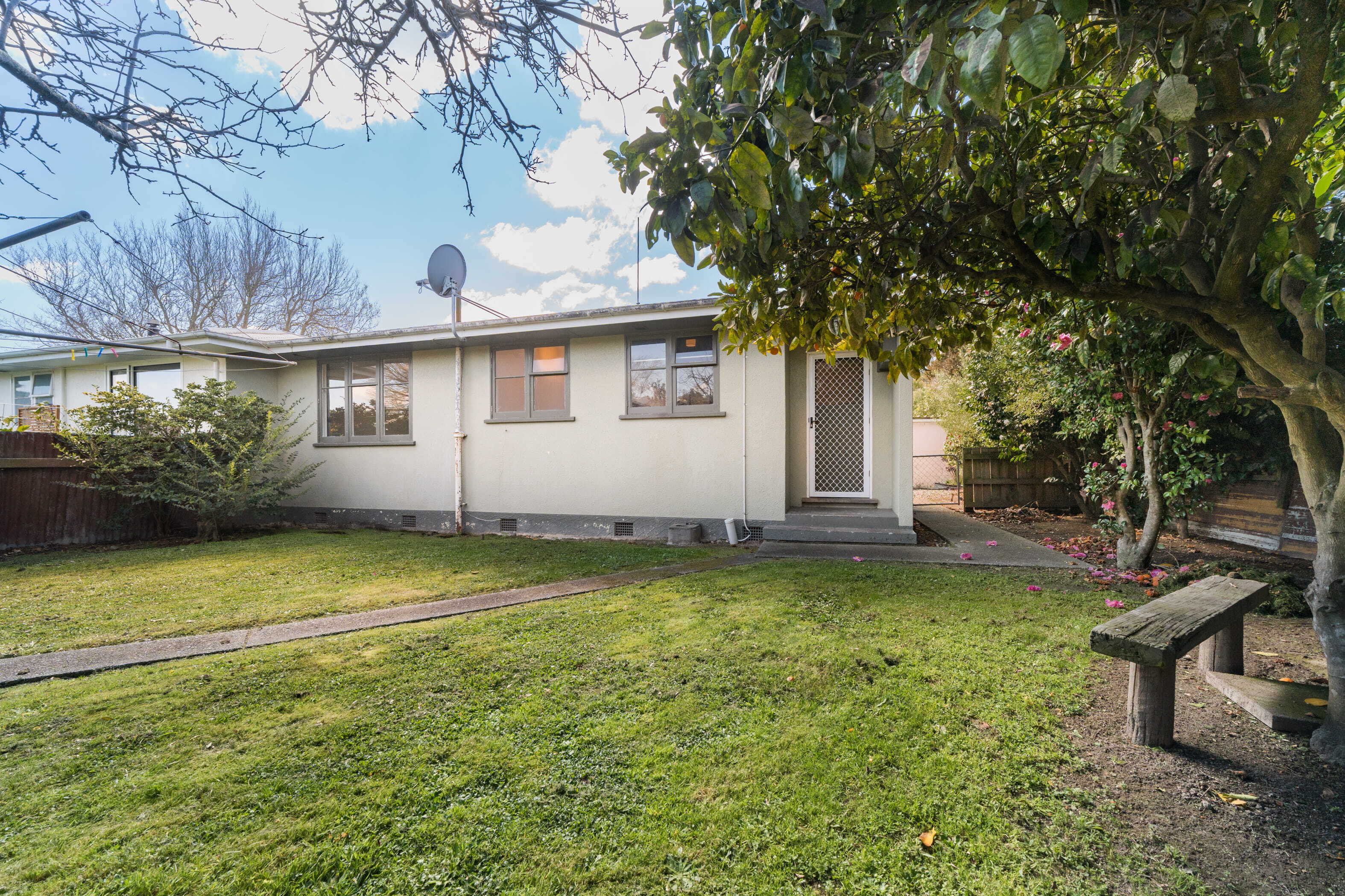Property Picture: Bring your paintbrush and your vision!