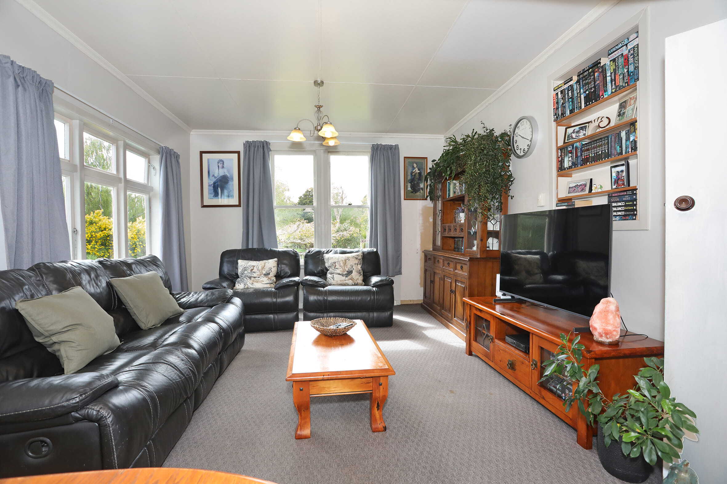 Property Picture: Quiet country living close to town