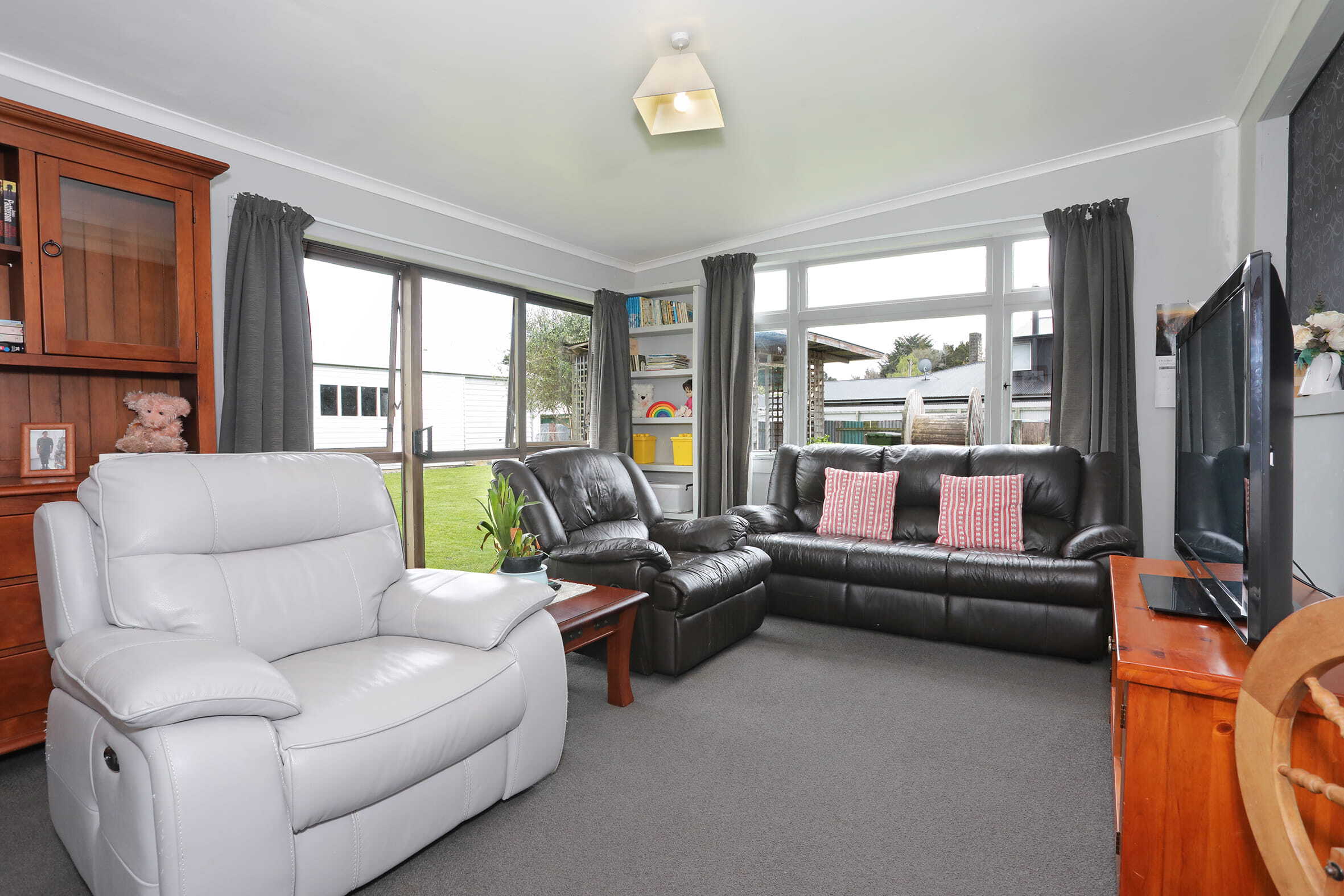 Property Picture: Quiet country living close to town