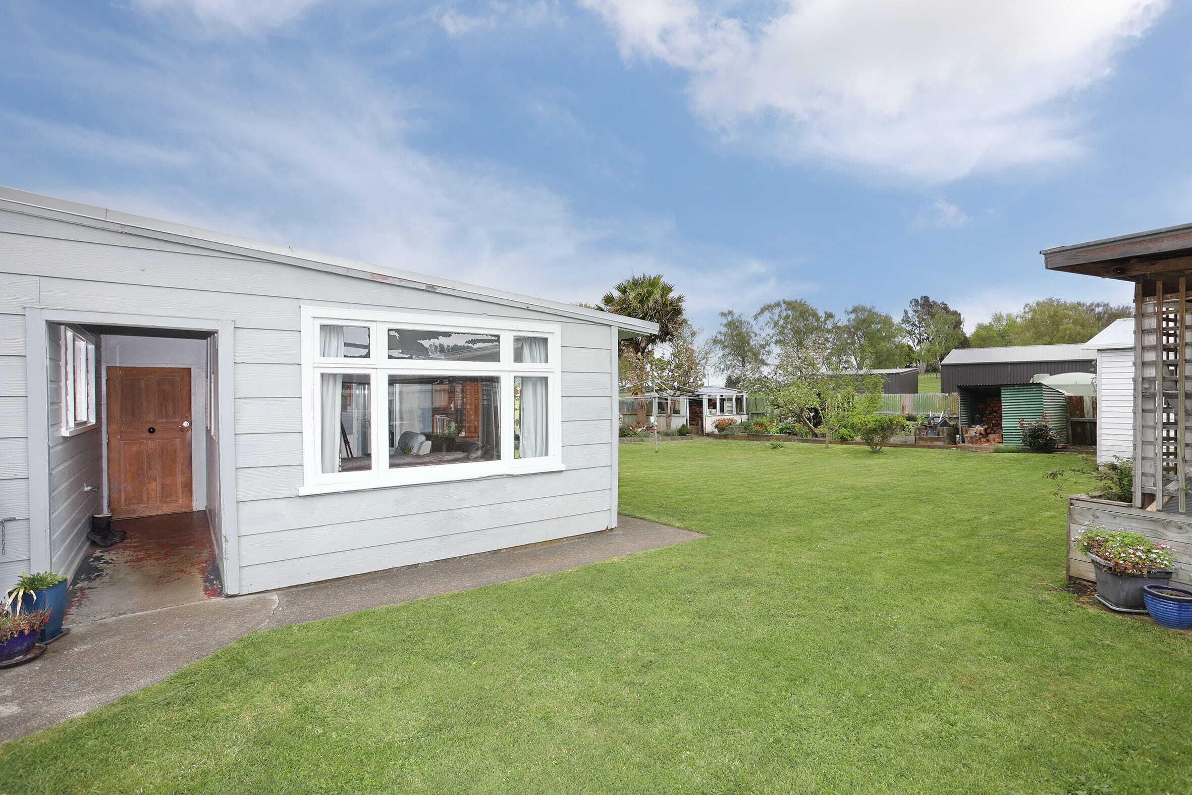 Property Picture: Quiet country living close to town