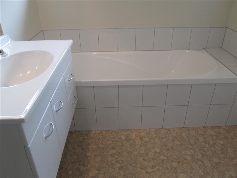 Paraparaumu - 4 Bedrooms