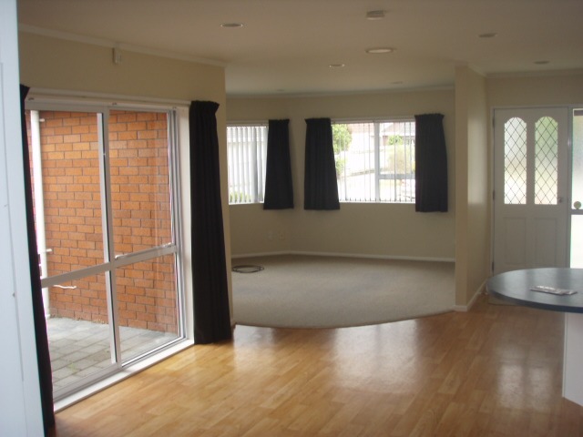 Paraparaumu - 3 Bedrooms