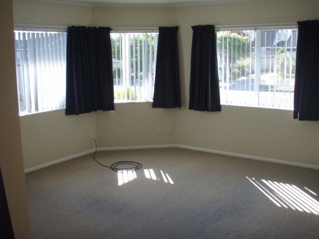 Paraparaumu - 3 Bedrooms