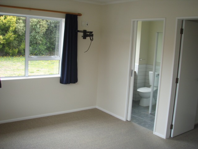 Paraparaumu - 3 Bedrooms