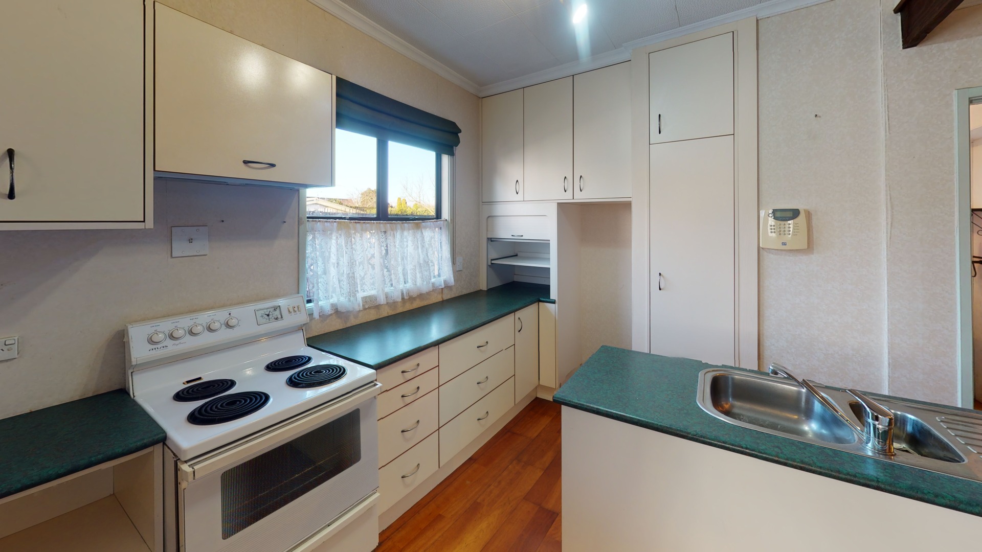 Hokowhitu - 5 bedrooms