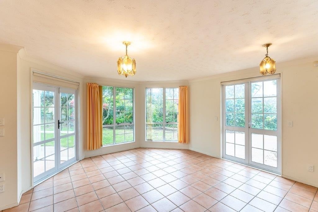 Paraparaumu - 4 bedrooms