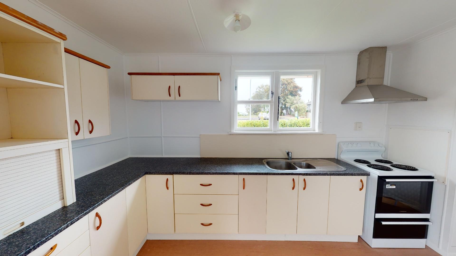 Roslyn - 3 Bedrooms 