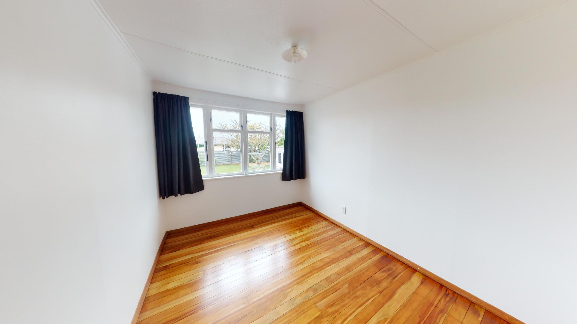 Roslyn - 3 Bedrooms 