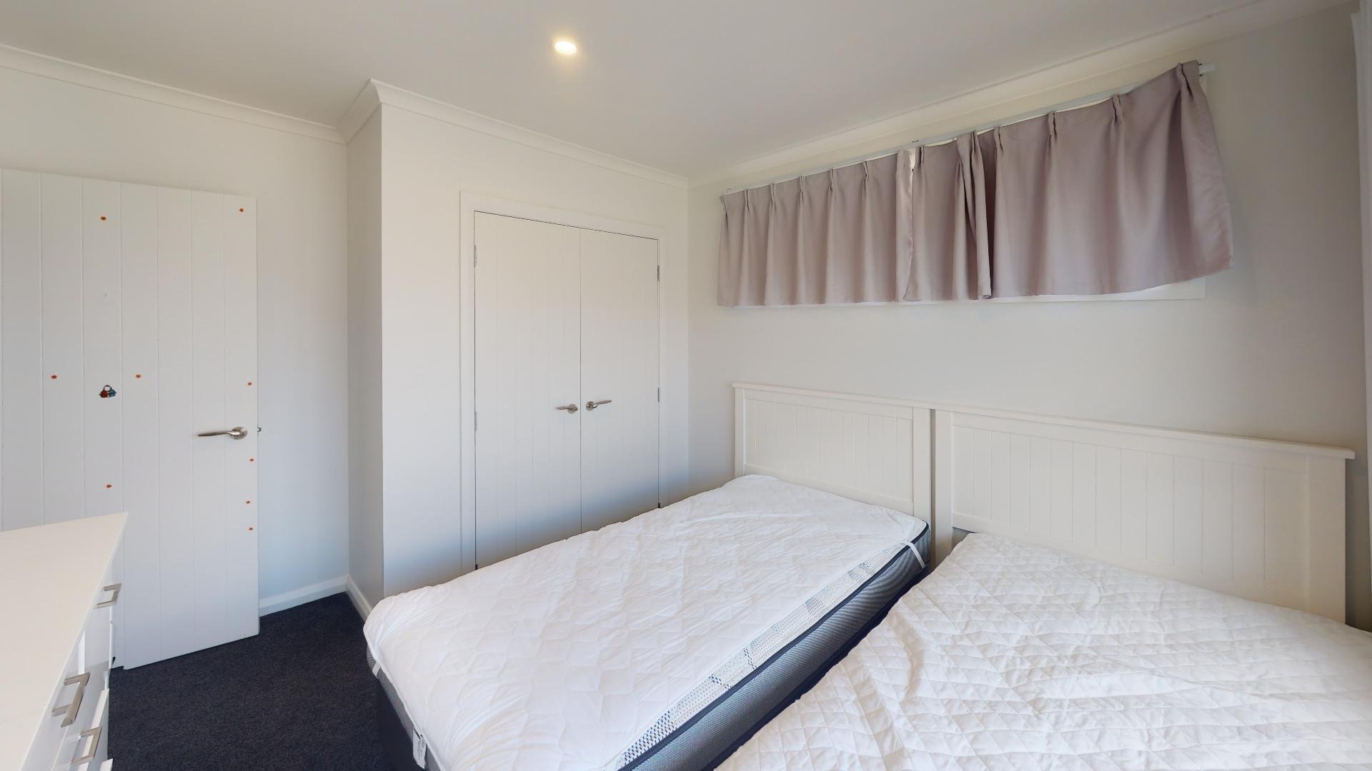 Fitzherbert - 4 Bedrooms 
