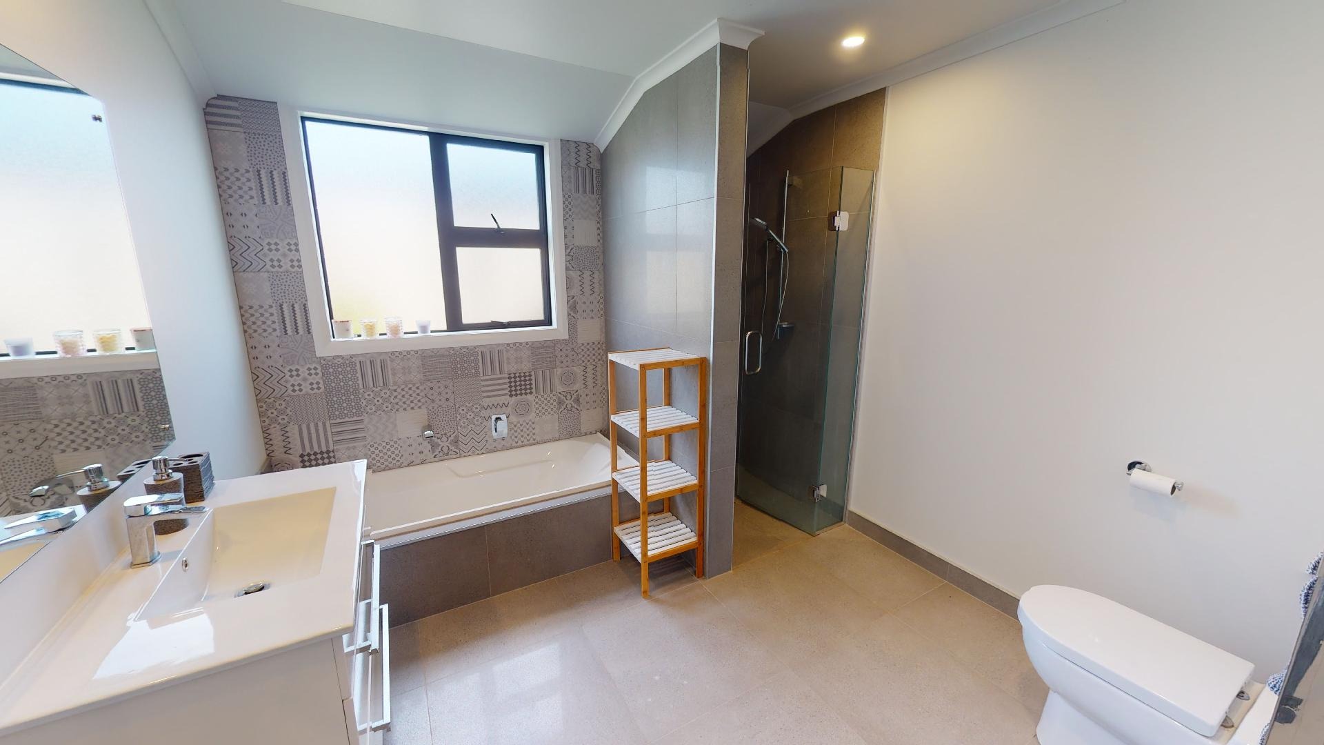 Fitzherbert - 4 Bedrooms 
