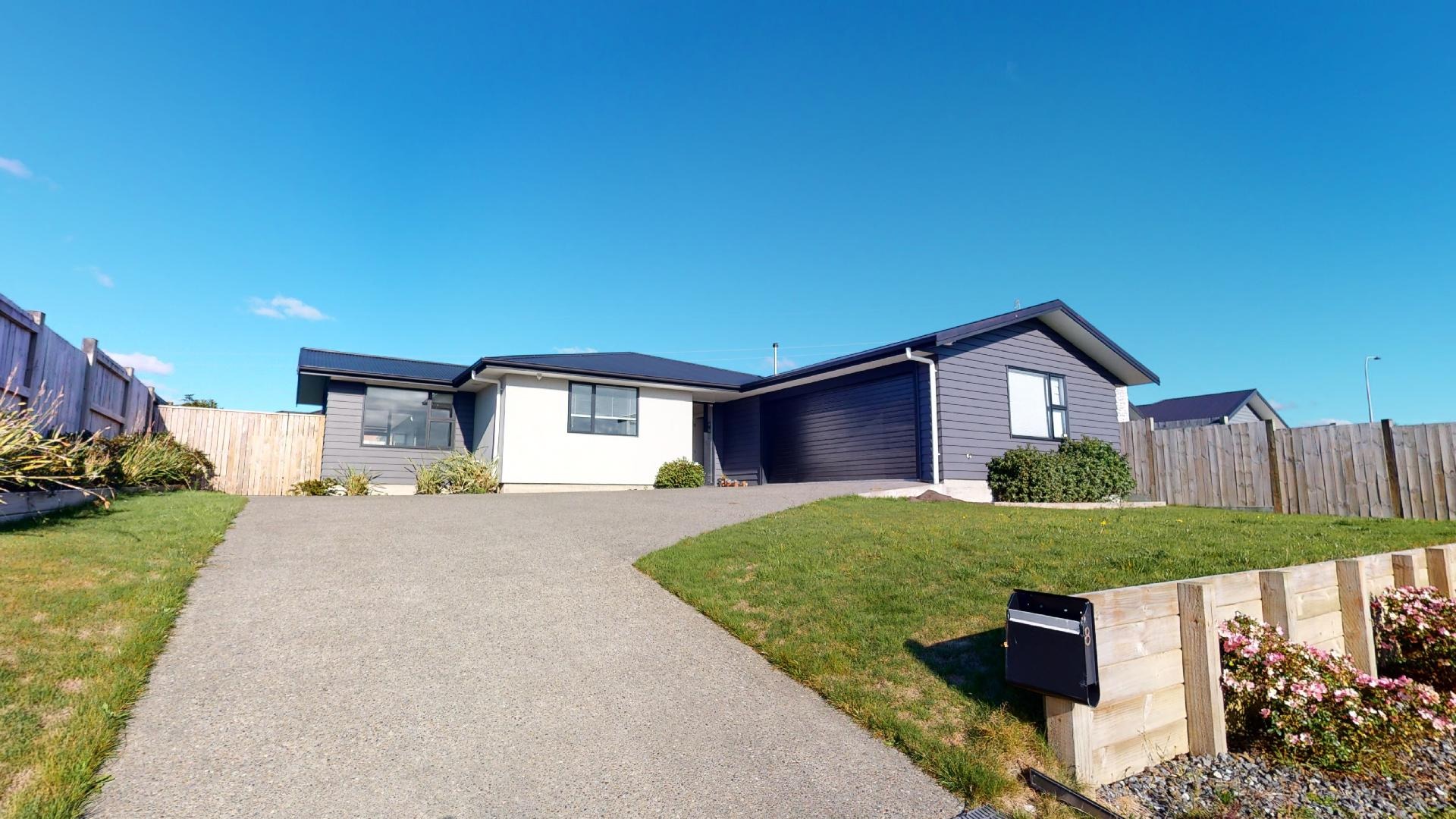 Fitzherbert - 4 Bedrooms 