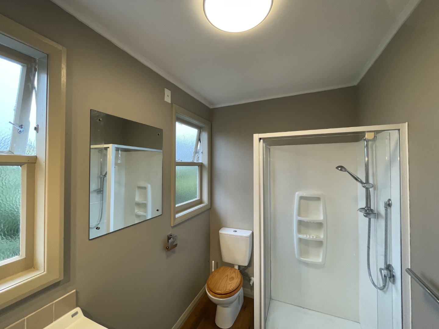 Raumati Beach - 2 Bedrooms