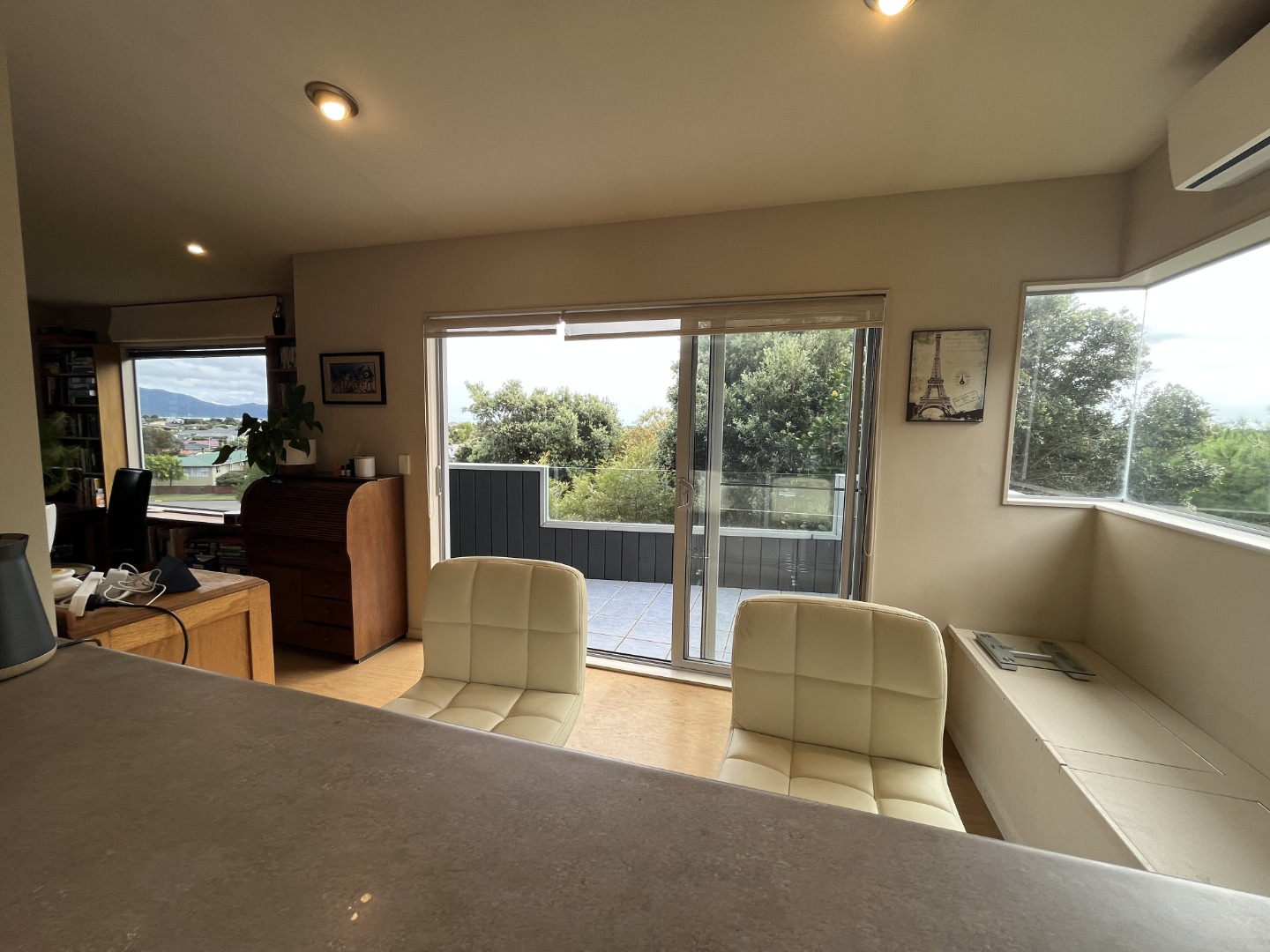 Waikanae Beach - 3 Bedrooms