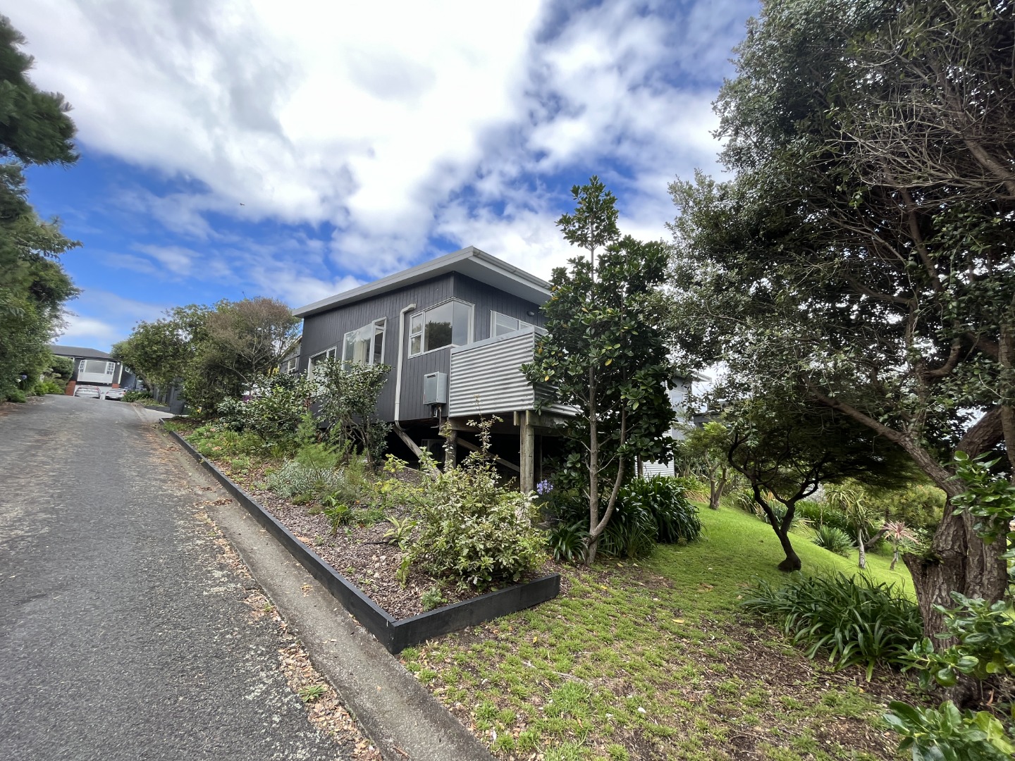 Waikanae Beach - 3 Bedrooms