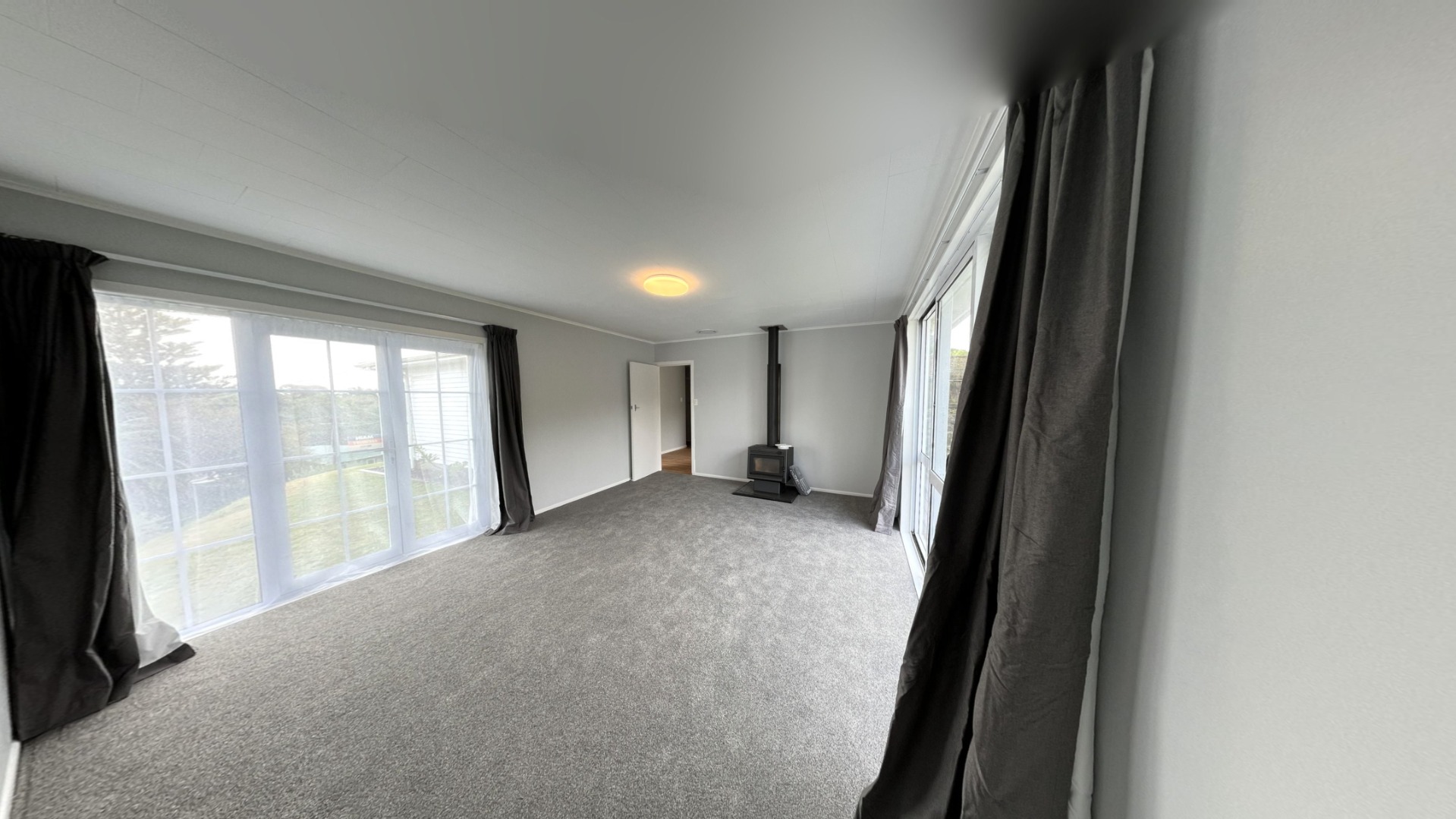 Raumati South - 3 Bedrooms