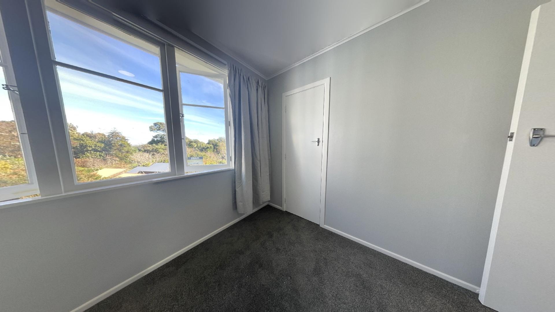 Raumati South - 3 Bedrooms
