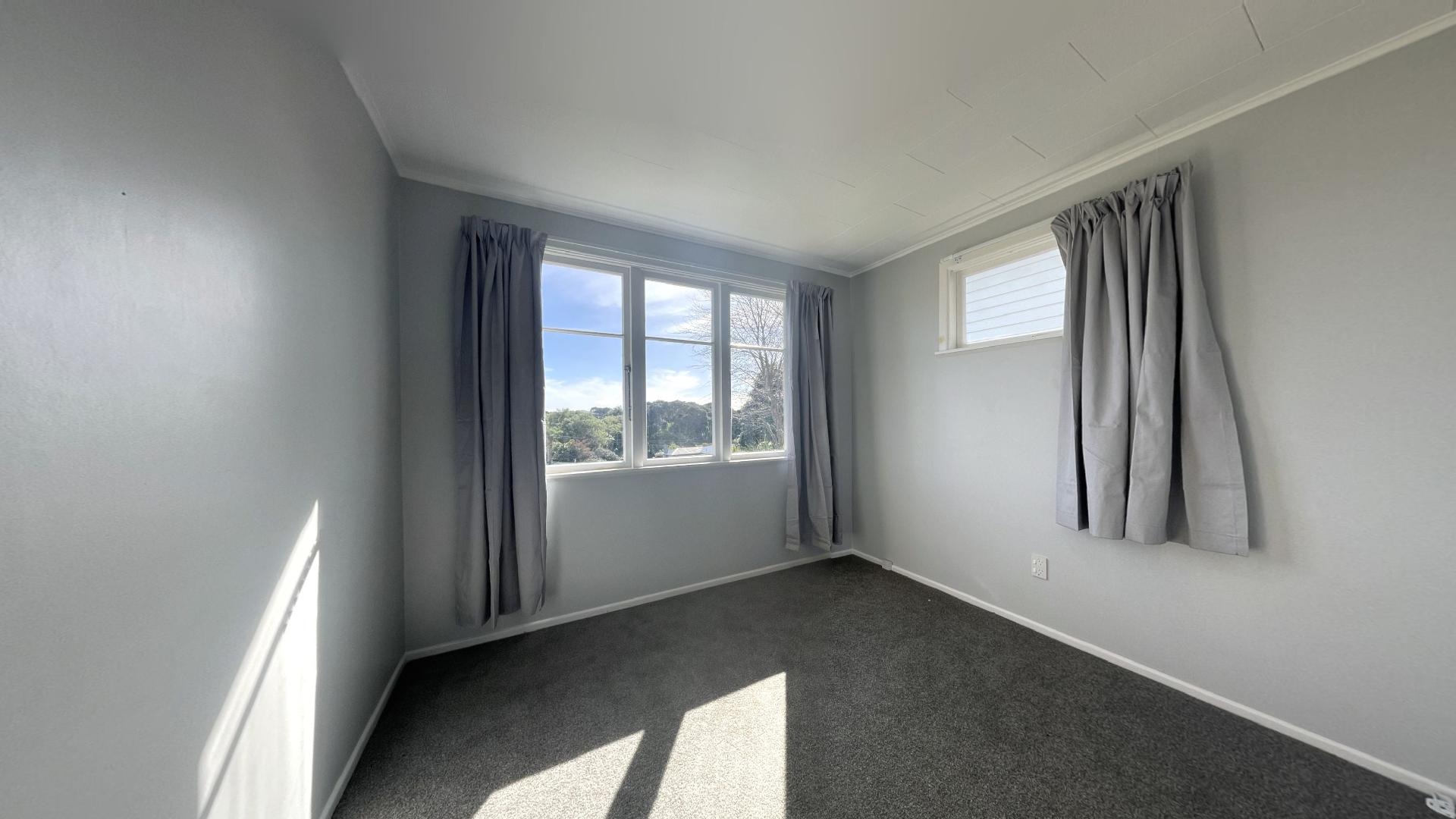 Raumati South - 3 Bedrooms