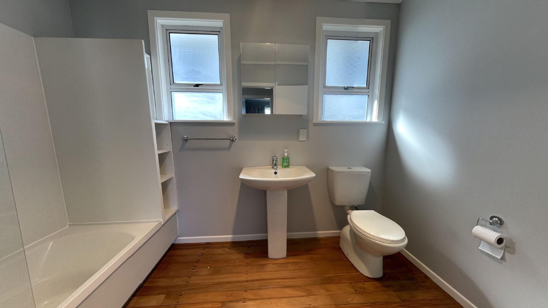 Raumati South - 3 Bedrooms